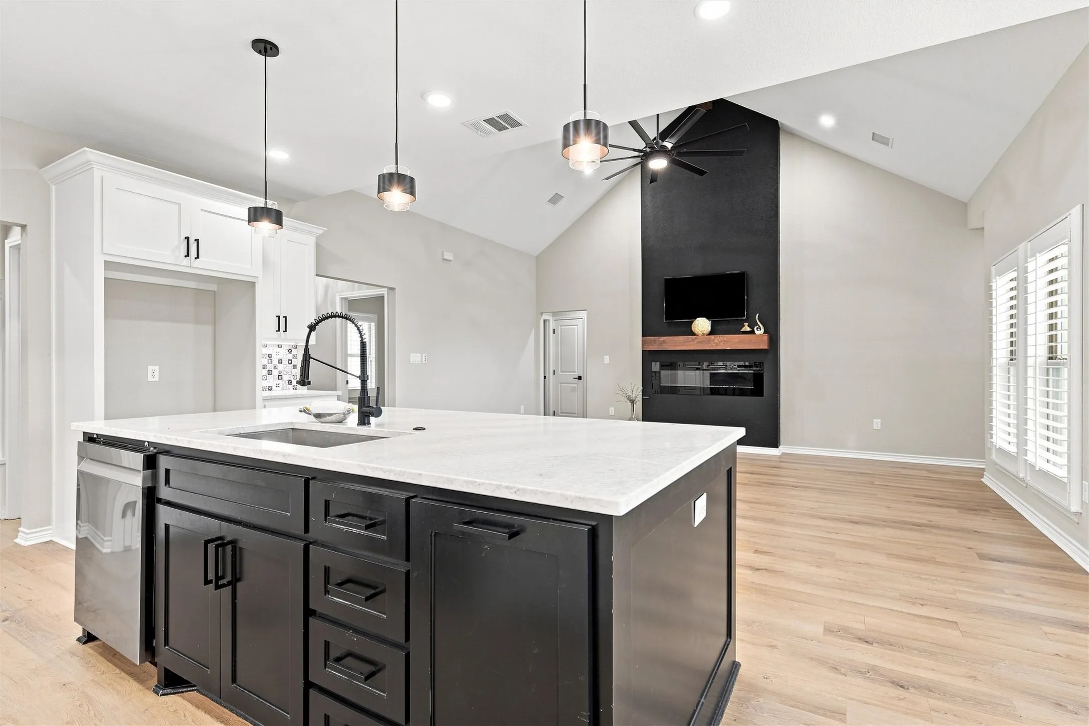 Single Family Residence For Sale in Mc Lennan County , 9800 Bridlewood Lane, Waco, Texas 76708, 4 Bedroom, 3 Bathroom, 2 Garage spaces, 2,096 Sqft, built in 2024, mls#21371935, Real Estate Agent in Waco, Homes For Sale in Mc Lennan county, Homes For Sale in Waco, Realtor in Waco Texas, Real Estate Brokerage Independent Realty Texas, Luminita Cordes Realtor