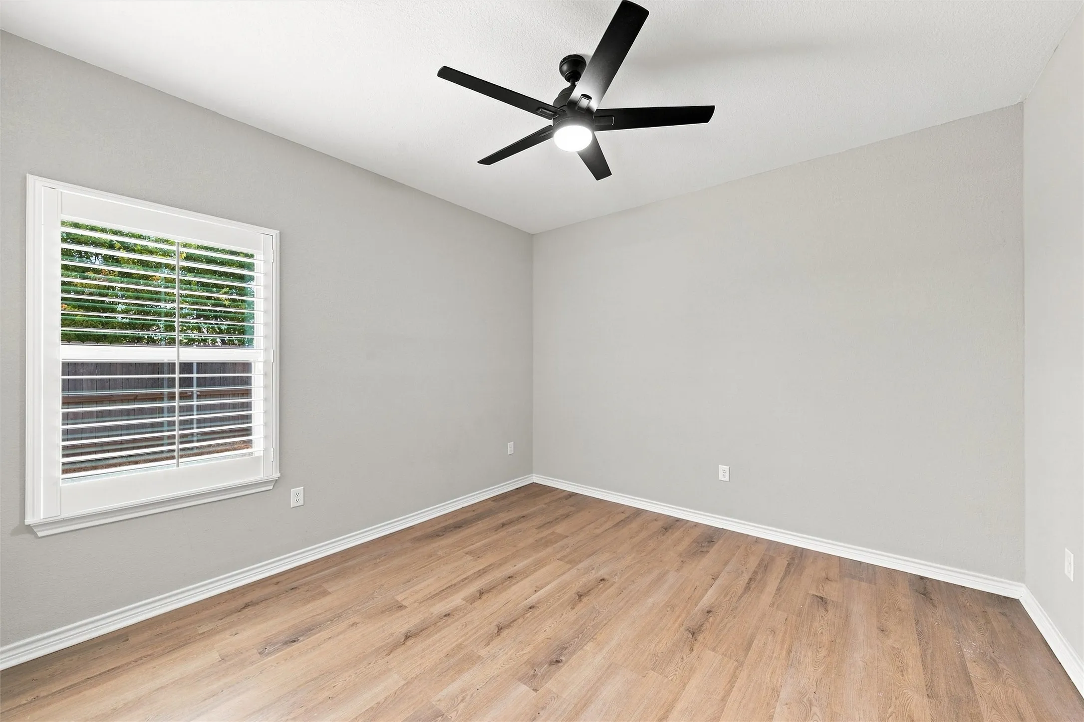 Single Family Residence For Sale in Mc Lennan County , 9800 Bridlewood Lane, Waco, Texas 76708, 4 Bedroom, 3 Bathroom, 2 Garage spaces, 2,096 Sqft, built in 2024, mls#21371935, Real Estate Agent in Waco, Homes For Sale in Mc Lennan county, Homes For Sale in Waco, Realtor in Waco Texas, Real Estate Brokerage Independent Realty Texas, Luminita Cordes Realtor