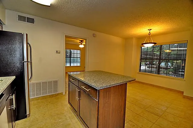 Apartment For Rent in Dallas County , 6910 Skillman Street 1034, Dallas, Texas 75231, 2 Bedroom, 1 Bathroom, Garage spaces, 774 Sqft, built in 1983, mls#21372368, Real Estate Agent in Dallas, Homes For Rent in Dallas county, Homes For Rent in Dallas, Realtor in Dallas Texas, Real Estate Brokerage Independent Realty Texas, Luminita Cordes Realtor
