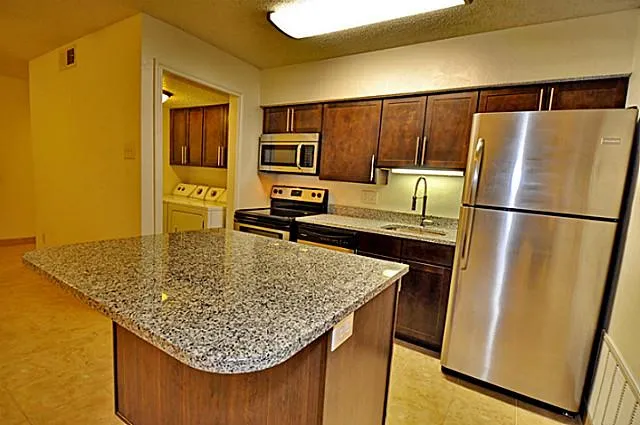 Apartment For Rent in Dallas County , 6910 Skillman Street 1034, Dallas, Texas 75231, 2 Bedroom, 1 Bathroom, Garage spaces, 774 Sqft, built in 1983, mls#21372368, Real Estate Agent in Dallas, Homes For Rent in Dallas county, Homes For Rent in Dallas, Realtor in Dallas Texas, Real Estate Brokerage Independent Realty Texas, Luminita Cordes Realtor