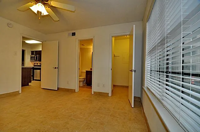 Apartment For Rent in Dallas County , 6910 Skillman Street 1034, Dallas, Texas 75231, 2 Bedroom, 1 Bathroom, Garage spaces, 774 Sqft, built in 1983, mls#21372368, Real Estate Agent in Dallas, Homes For Rent in Dallas county, Homes For Rent in Dallas, Realtor in Dallas Texas, Real Estate Brokerage Independent Realty Texas, Luminita Cordes Realtor