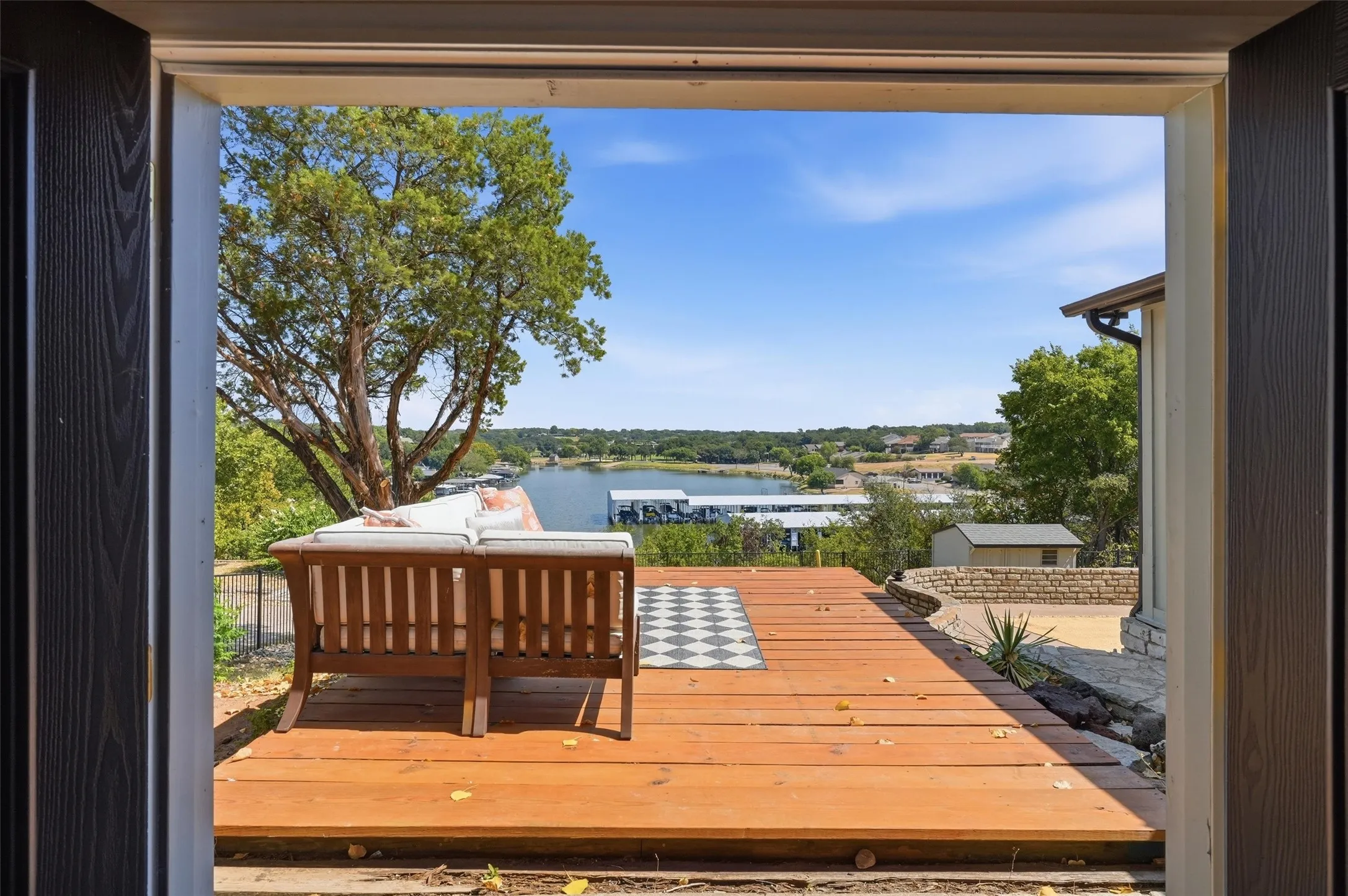 Single Family Residence For Sale in Hood County , 5123 Fairway Circle, Granbury, Texas 76049, 3 Bedroom, 3 Bathroom, 2 Garage spaces, 2,364 Sqft, built in 1978, mls#21371908, Real Estate Agent in Granbury, Homes For Sale in Hood county, Homes For Sale in Granbury, Realtor in Granbury Texas, Real Estate Brokerage Independent Realty Texas, Luminita Cordes Realtor