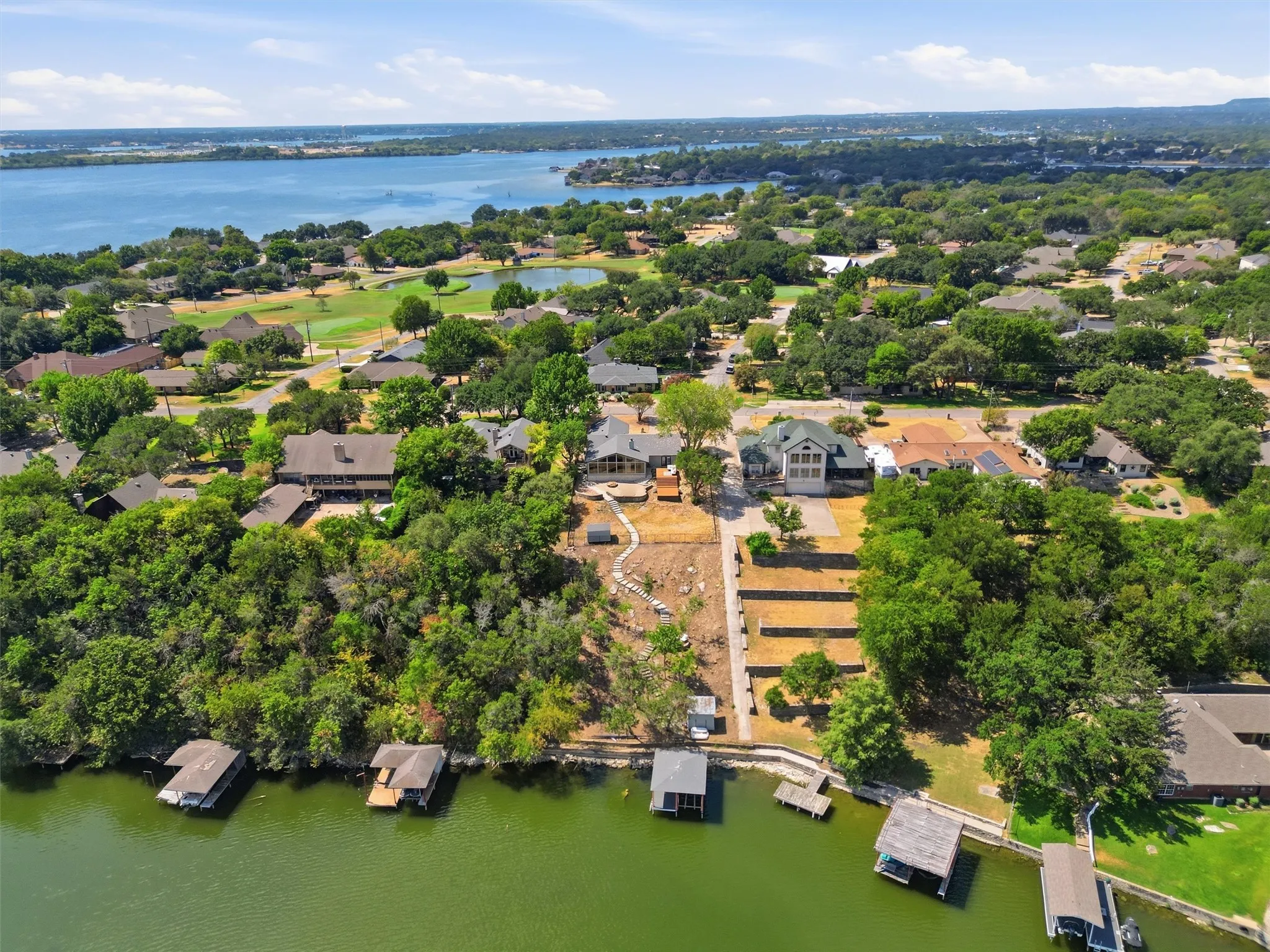Single Family Residence For Sale in Hood County , 5123 Fairway Circle, Granbury, Texas 76049, 3 Bedroom, 3 Bathroom, 2 Garage spaces, 2,364 Sqft, built in 1978, mls#21371908, Real Estate Agent in Granbury, Homes For Sale in Hood county, Homes For Sale in Granbury, Realtor in Granbury Texas, Real Estate Brokerage Independent Realty Texas, Luminita Cordes Realtor