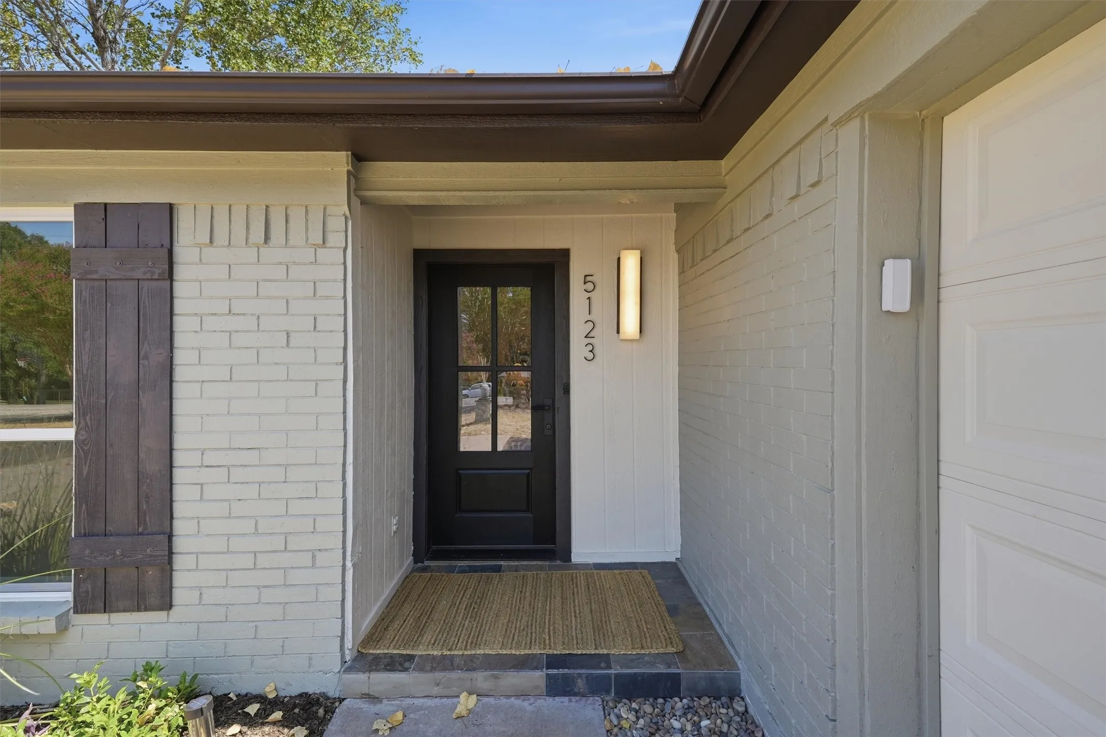 Single Family Residence For Sale in Hood County , 5123 Fairway Circle, Granbury, Texas 76049, 3 Bedroom, 3 Bathroom, 2 Garage spaces, 2,364 Sqft, built in 1978, mls#21371908, Real Estate Agent in Granbury, Homes For Sale in Hood county, Homes For Sale in Granbury, Realtor in Granbury Texas, Real Estate Brokerage Independent Realty Texas, Luminita Cordes Realtor