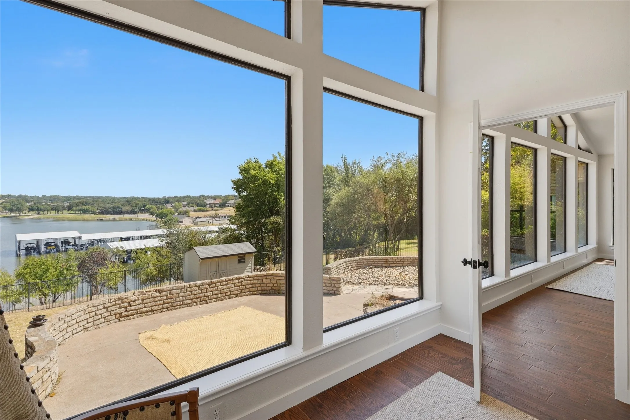 Single Family Residence For Sale in Hood County , 5123 Fairway Circle, Granbury, Texas 76049, 3 Bedroom, 3 Bathroom, 2 Garage spaces, 2,364 Sqft, built in 1978, mls#21371908, Real Estate Agent in Granbury, Homes For Sale in Hood county, Homes For Sale in Granbury, Realtor in Granbury Texas, Real Estate Brokerage Independent Realty Texas, Luminita Cordes Realtor