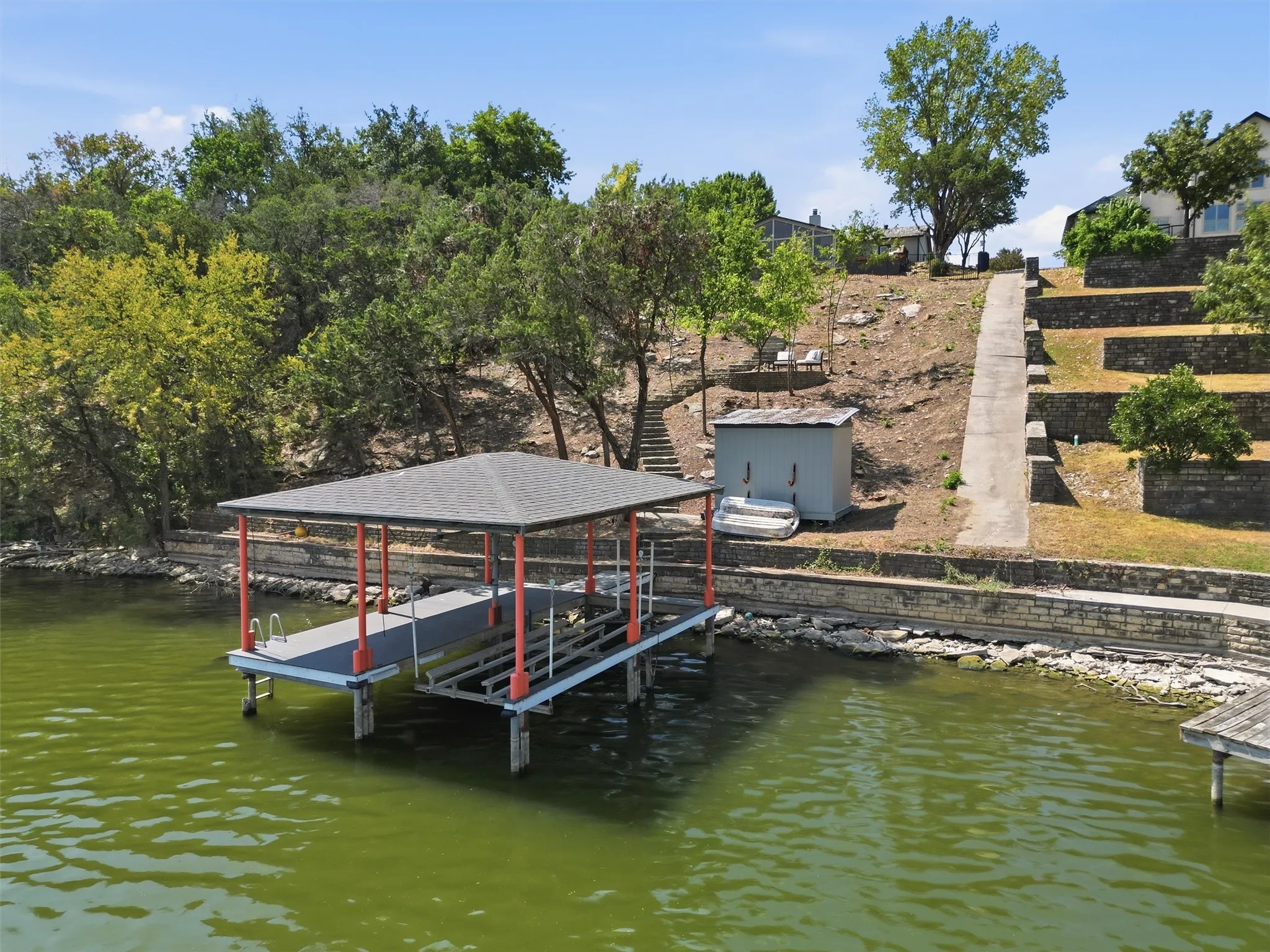 Single Family Residence For Sale in Hood County , 5123 Fairway Circle, Granbury, Texas 76049, 3 Bedroom, 3 Bathroom, 2 Garage spaces, 2,364 Sqft, built in 1978, mls#21371908, Real Estate Agent in Granbury, Homes For Sale in Hood county, Homes For Sale in Granbury, Realtor in Granbury Texas, Real Estate Brokerage Independent Realty Texas, Luminita Cordes Realtor