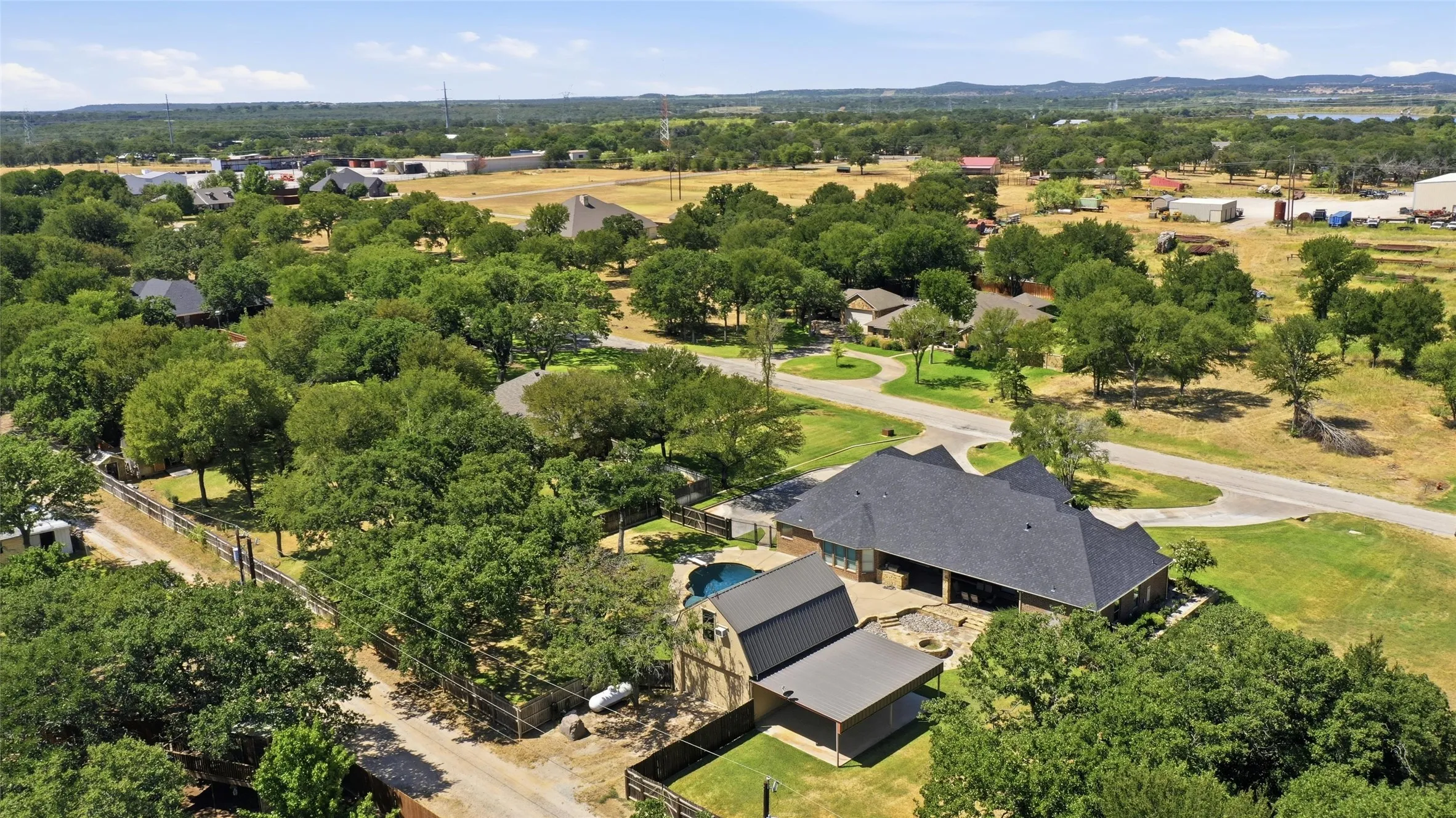 Single Family Residence For Sale in Young County , 116 Timberview Drive, Graham, Texas 76450, 3 Bedroom, 4 Bathroom, 3 Garage spaces, 3,042 Sqft, built in 2013, mls#21372035, Real Estate Agent in Graham, Homes For Sale in Young county, Homes For Sale in Graham, Realtor in Graham Texas, Real Estate Brokerage Independent Realty Texas, Luminita Cordes Realtor