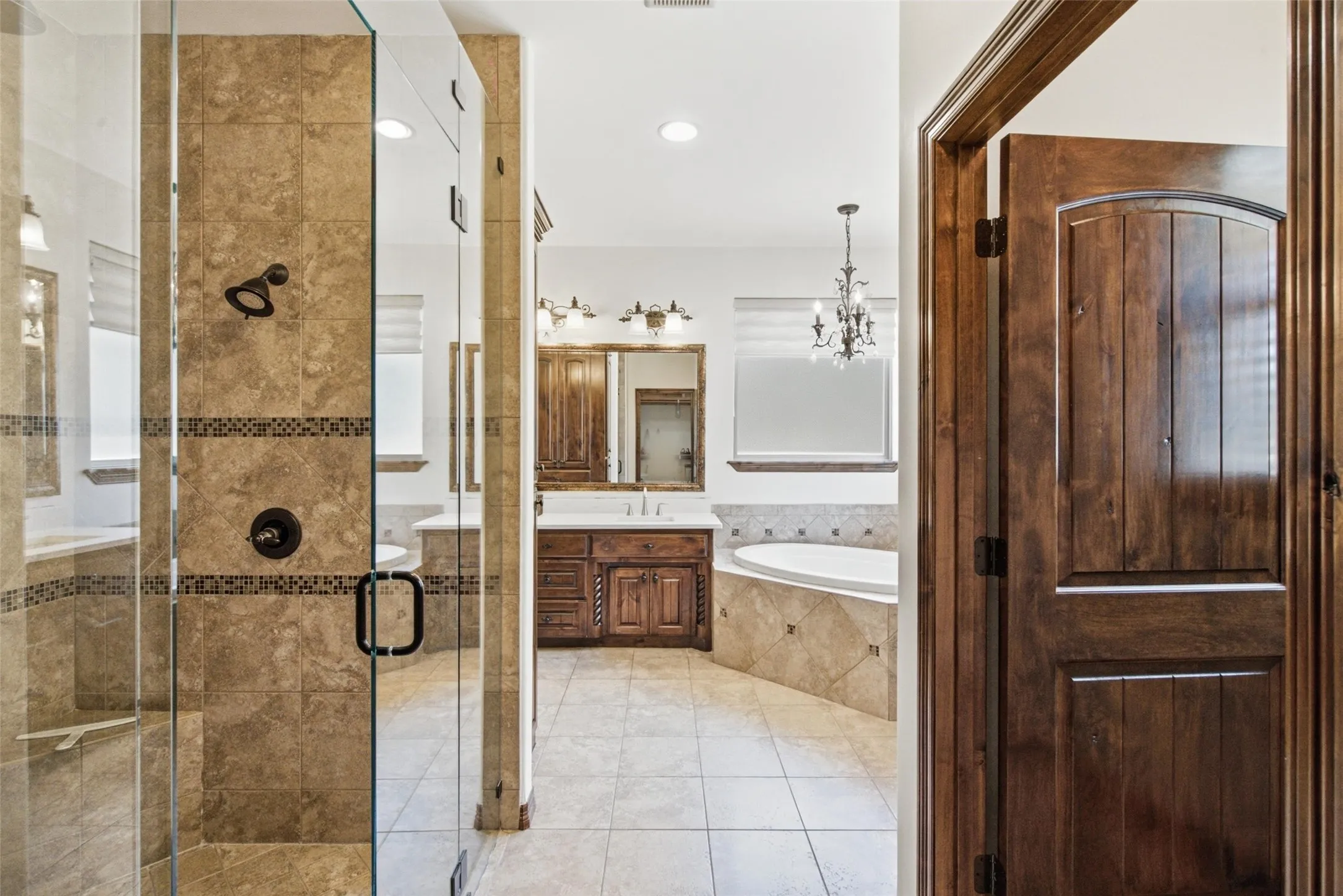 Single Family Residence For Sale in Young County , 116 Timberview Drive, Graham, Texas 76450, 3 Bedroom, 4 Bathroom, 3 Garage spaces, 3,042 Sqft, built in 2013, mls#21372035, Real Estate Agent in Graham, Homes For Sale in Young county, Homes For Sale in Graham, Realtor in Graham Texas, Real Estate Brokerage Independent Realty Texas, Luminita Cordes Realtor