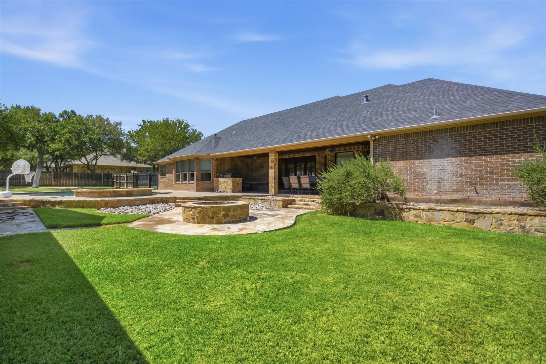 Single Family Residence For Sale in Young County , 116 Timberview Drive, Graham, Texas 76450, 3 Bedroom, 4 Bathroom, 3 Garage spaces, 3,042 Sqft, built in 2013, mls#21372035, Real Estate Agent in Graham, Homes For Sale in Young county, Homes For Sale in Graham, Realtor in Graham Texas, Real Estate Brokerage Independent Realty Texas, Luminita Cordes Realtor