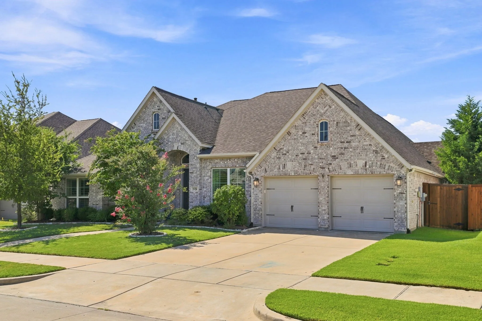 Single Family Residence For Sale in Collin County , 2528 Patton Drive, Melissa, Texas 75454, 4 Bedroom, 4 Bathroom, 3 Garage spaces, 3,117 Sqft, built in 2019, mls#21372137, Real Estate Agent in Melissa, Homes For Sale in Collin county, Homes For Sale in Melissa, Realtor in Melissa Texas, Real Estate Brokerage Independent Realty Texas, Luminita Cordes Realtor