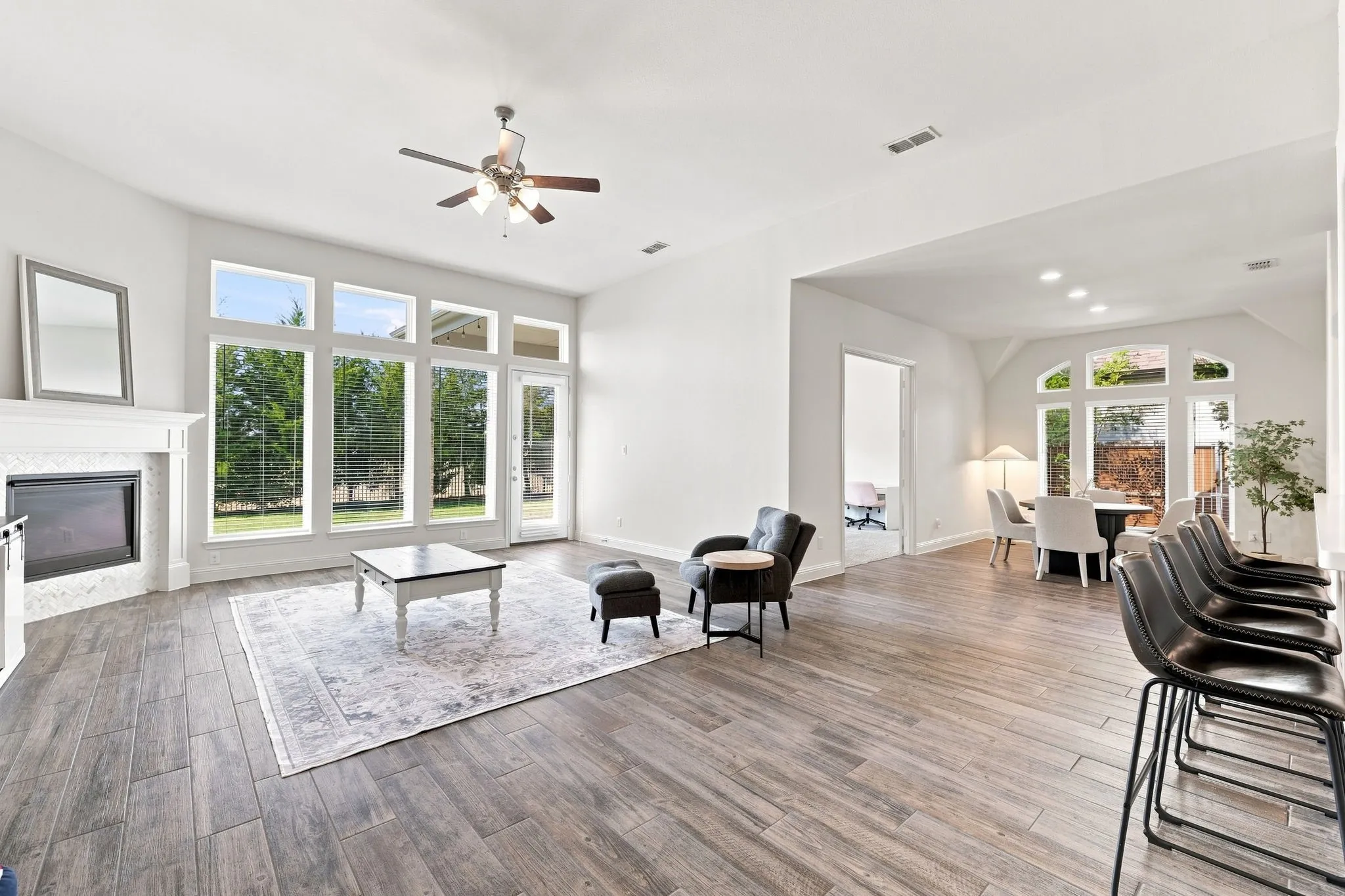 Single Family Residence For Sale in Collin County , 2528 Patton Drive, Melissa, Texas 75454, 4 Bedroom, 4 Bathroom, 3 Garage spaces, 3,117 Sqft, built in 2019, mls#21372137, Real Estate Agent in Melissa, Homes For Sale in Collin county, Homes For Sale in Melissa, Realtor in Melissa Texas, Real Estate Brokerage Independent Realty Texas, Luminita Cordes Realtor