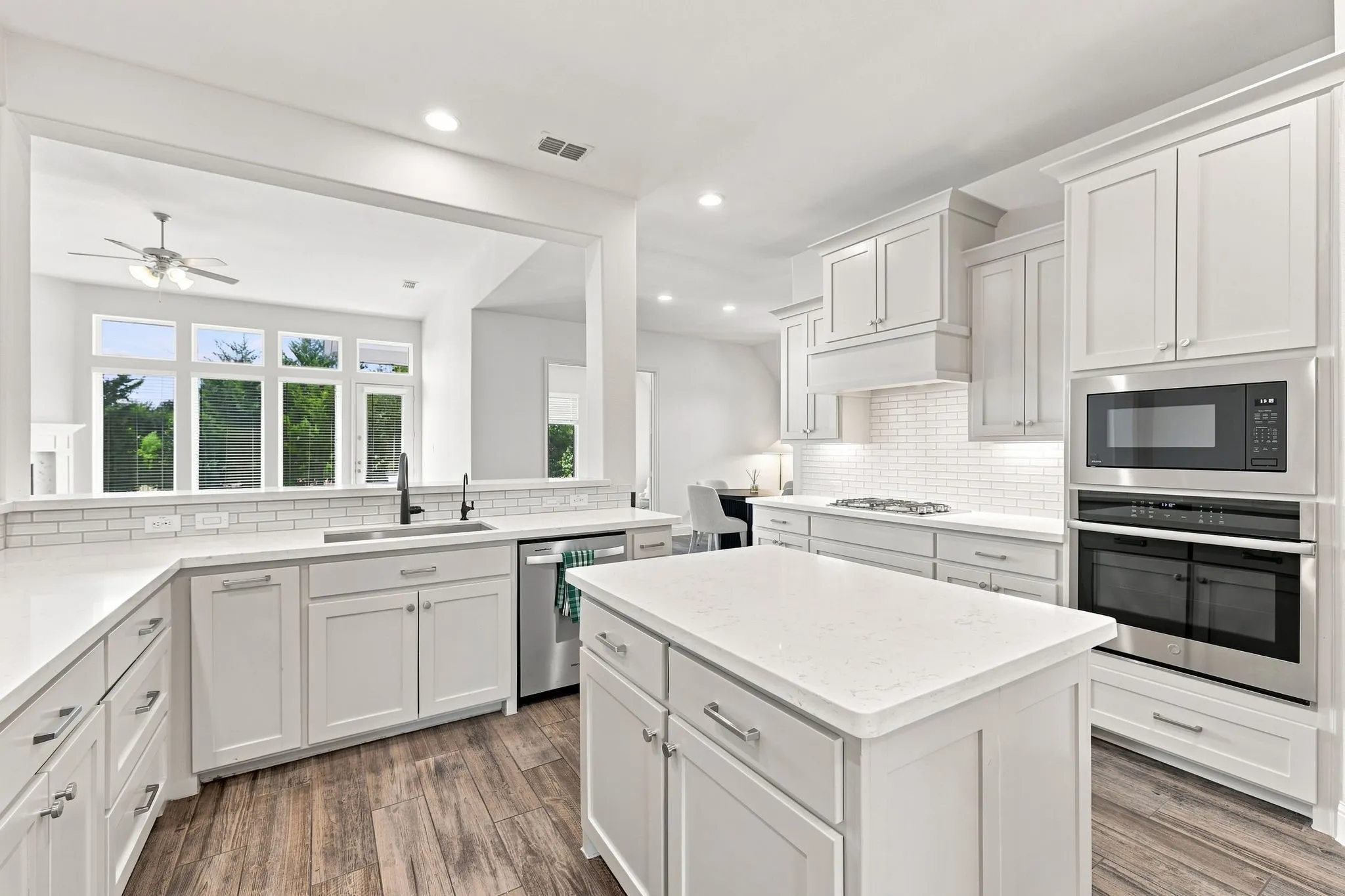 Single Family Residence For Sale in Collin County , 2528 Patton Drive, Melissa, Texas 75454, 4 Bedroom, 4 Bathroom, 3 Garage spaces, 3,117 Sqft, built in 2019, mls#21372137, Real Estate Agent in Melissa, Homes For Sale in Collin county, Homes For Sale in Melissa, Realtor in Melissa Texas, Real Estate Brokerage Independent Realty Texas, Luminita Cordes Realtor