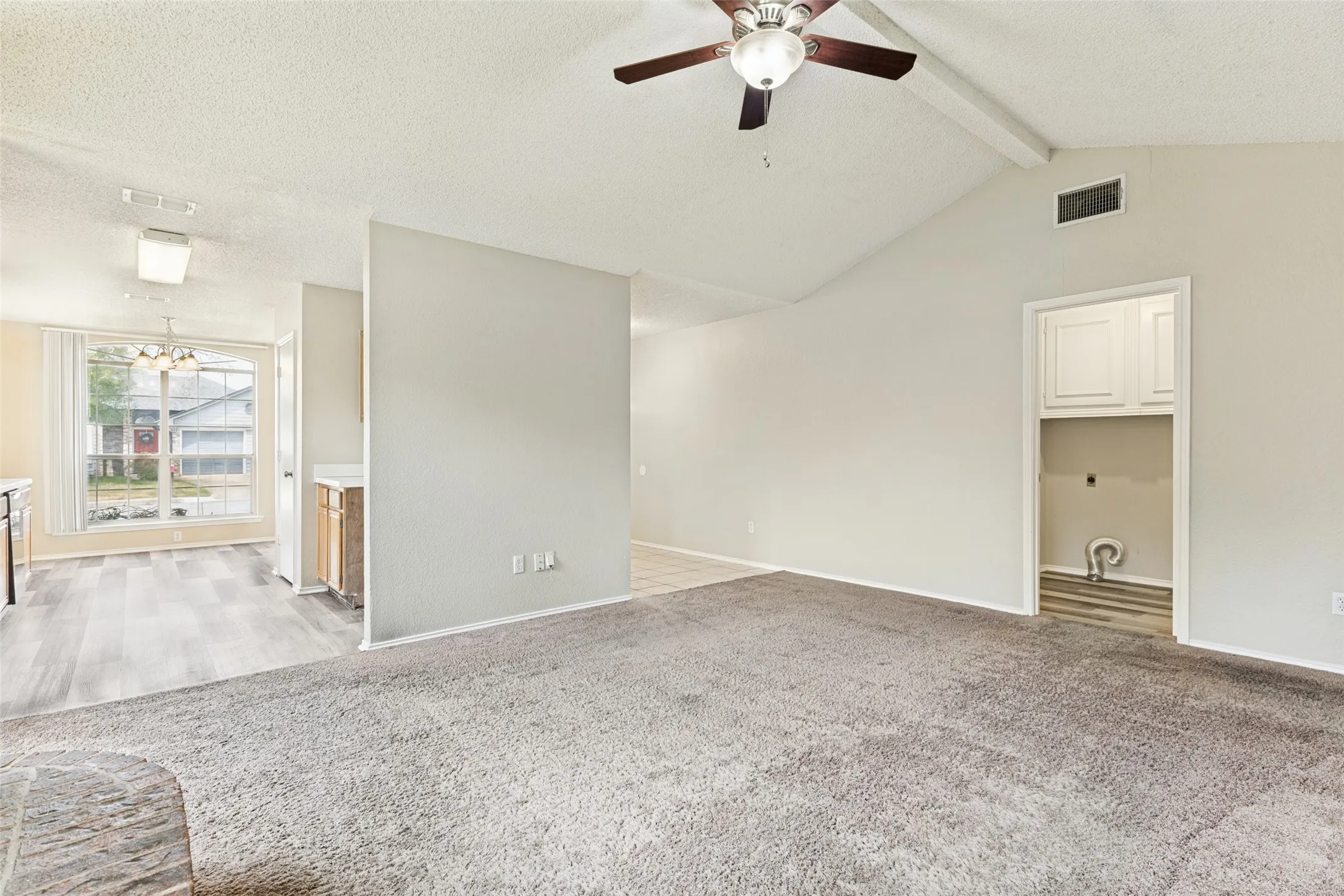Single Family Residence For Rent in Tarrant County , 200 Cutting Horse Lane, Keller, Texas 76248, 3 Bedroom, 2 Bathroom, 2 Garage spaces, 1,354 Sqft, built in 1991, mls#21372207, Real Estate Agent in Keller, Homes For Rent in Tarrant county, Homes For Rent in Keller, Realtor in Keller Texas, Real Estate Brokerage Independent Realty Texas, Luminita Cordes Realtor