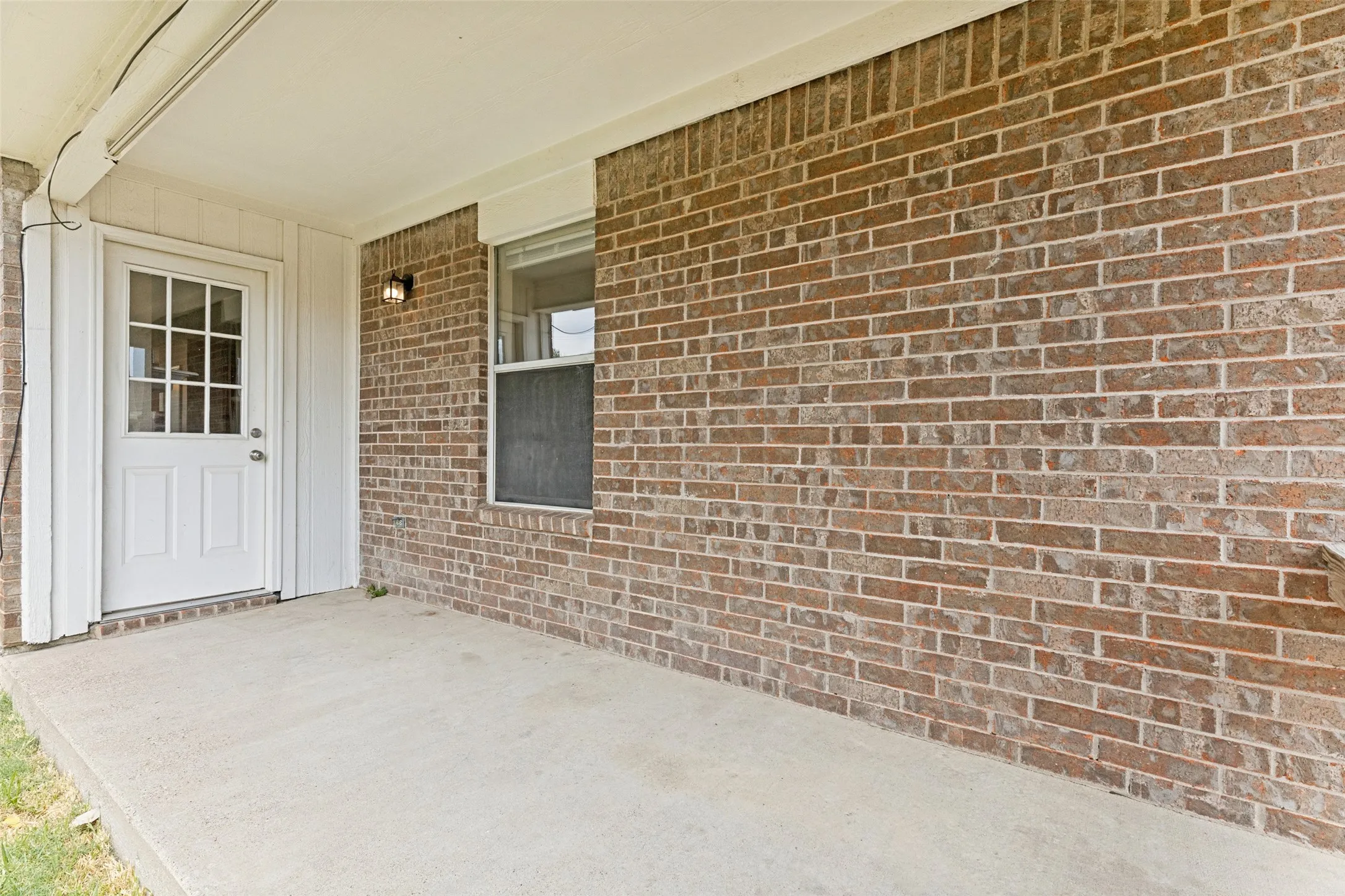 Single Family Residence For Rent in Tarrant County , 200 Cutting Horse Lane, Keller, Texas 76248, 3 Bedroom, 2 Bathroom, 2 Garage spaces, 1,354 Sqft, built in 1991, mls#21372207, Real Estate Agent in Keller, Homes For Rent in Tarrant county, Homes For Rent in Keller, Realtor in Keller Texas, Real Estate Brokerage Independent Realty Texas, Luminita Cordes Realtor