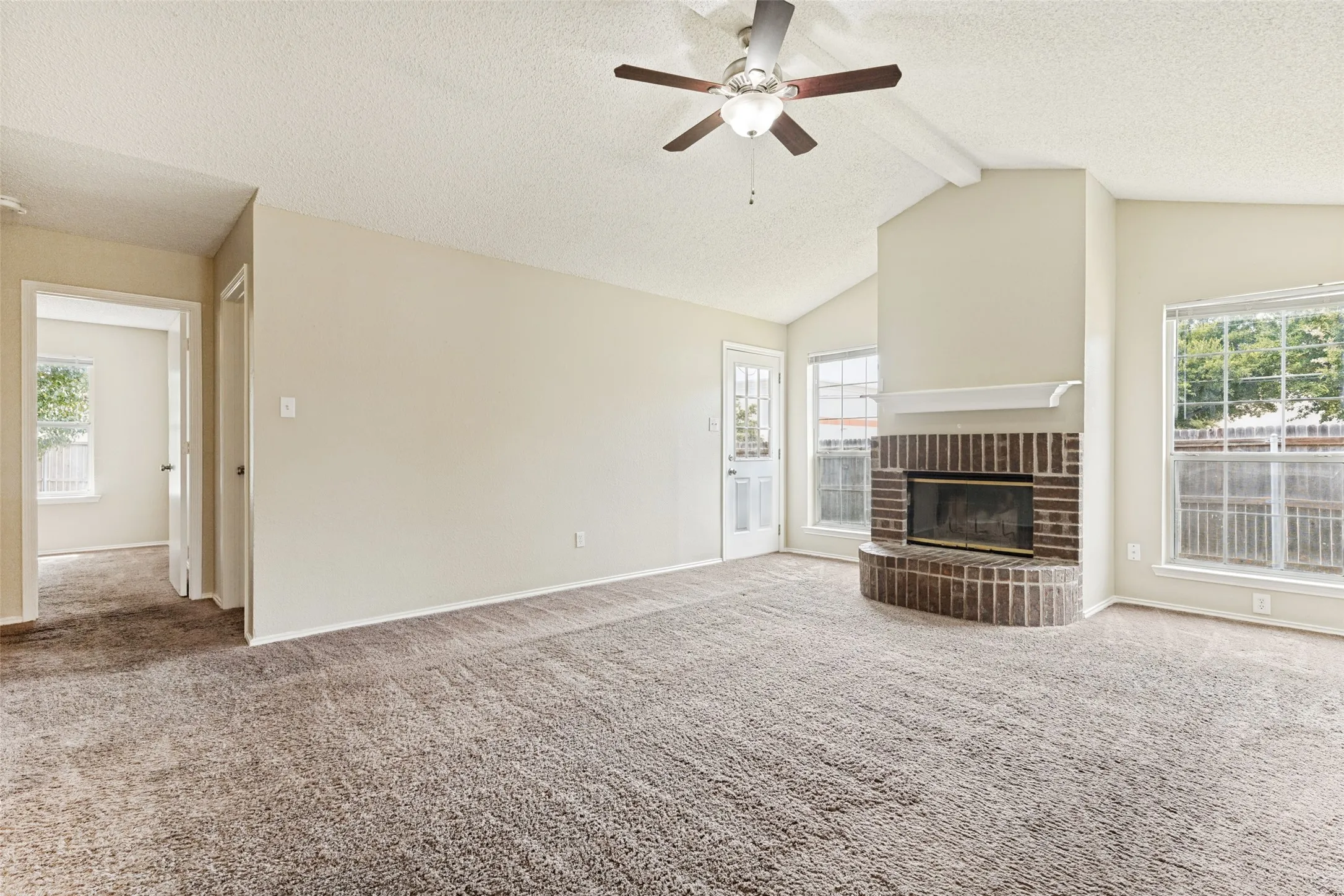 Single Family Residence For Rent in Tarrant County , 200 Cutting Horse Lane, Keller, Texas 76248, 3 Bedroom, 2 Bathroom, 2 Garage spaces, 1,354 Sqft, built in 1991, mls#21372207, Real Estate Agent in Keller, Homes For Rent in Tarrant county, Homes For Rent in Keller, Realtor in Keller Texas, Real Estate Brokerage Independent Realty Texas, Luminita Cordes Realtor