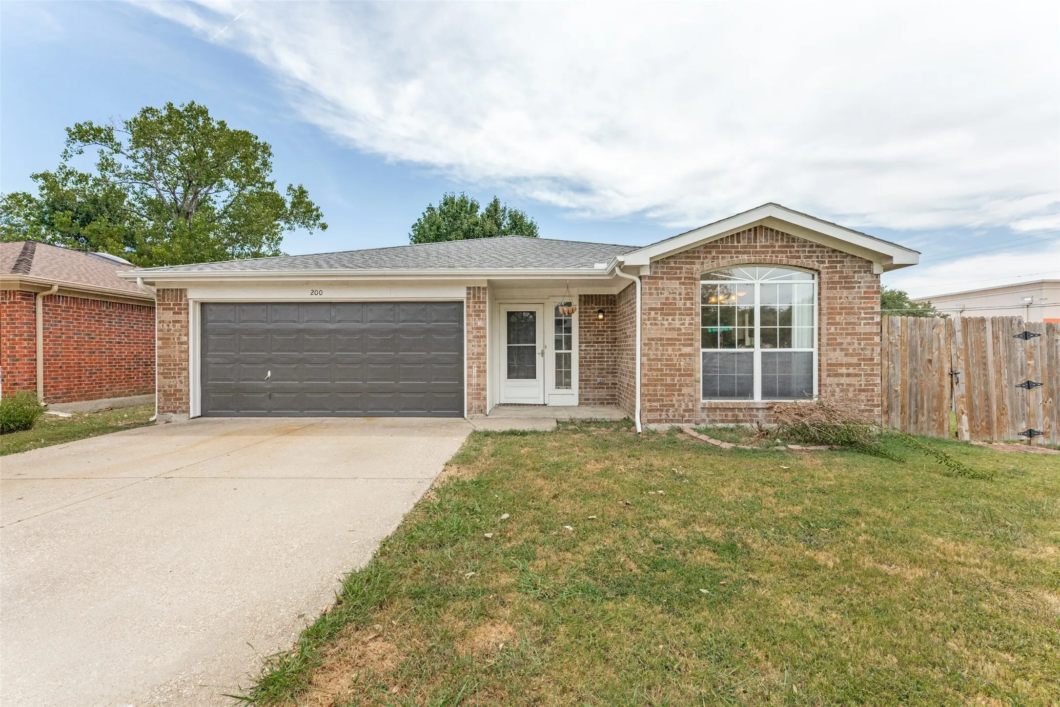 Single Family Residence For Rent in Tarrant County , 200 Cutting Horse Lane, Keller, Texas 76248, 3 Bedroom, 2 Bathroom, 2 Garage spaces, 1,354 Sqft, built in 1991, mls#21372207, Real Estate Agent in Keller, Homes For Rent in Tarrant county, Homes For Rent in Keller, Realtor in Keller Texas, Real Estate Brokerage Independent Realty Texas, Luminita Cordes Realtor