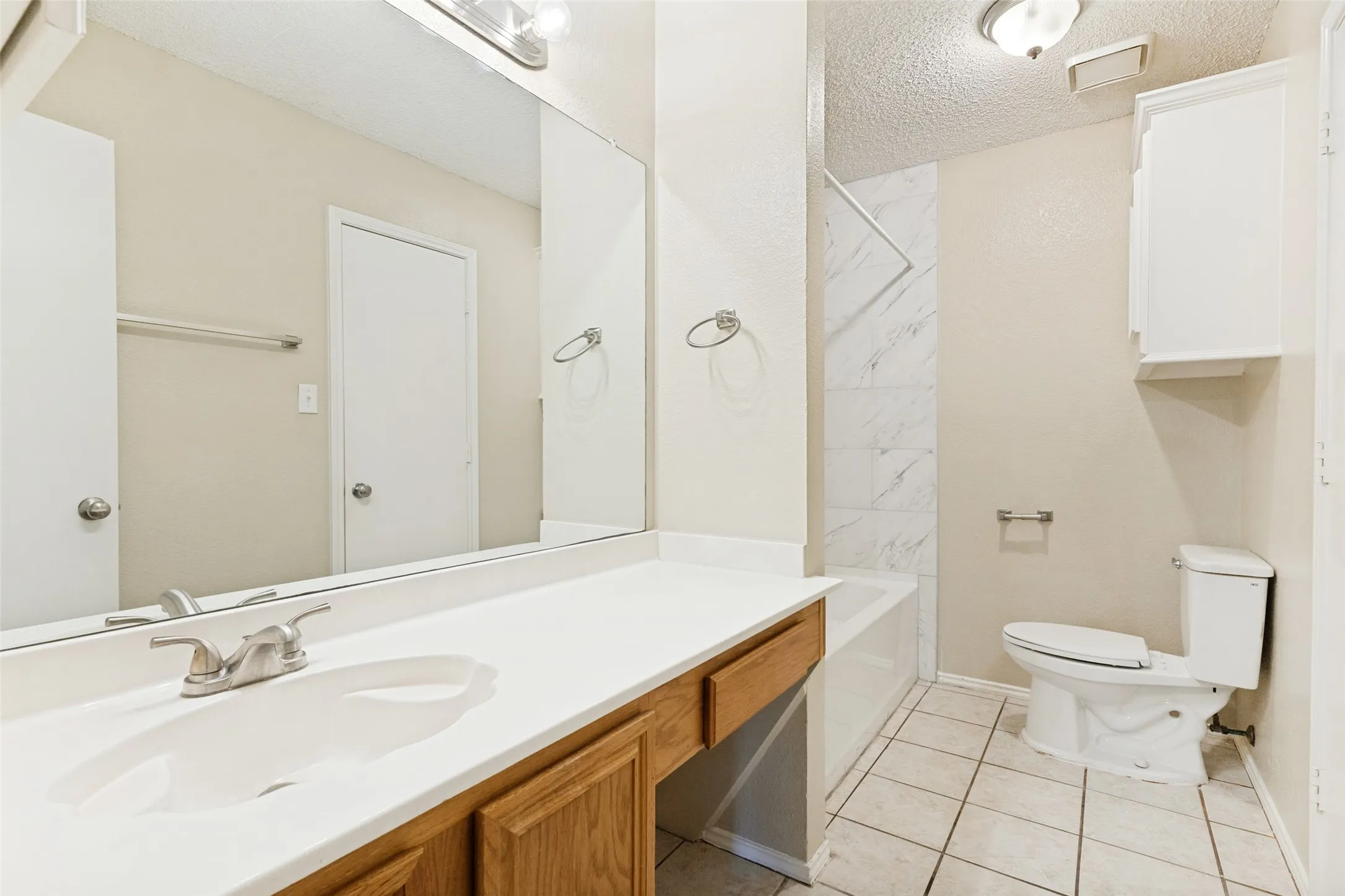 Single Family Residence For Rent in Tarrant County , 200 Cutting Horse Lane, Keller, Texas 76248, 3 Bedroom, 2 Bathroom, 2 Garage spaces, 1,354 Sqft, built in 1991, mls#21372207, Real Estate Agent in Keller, Homes For Rent in Tarrant county, Homes For Rent in Keller, Realtor in Keller Texas, Real Estate Brokerage Independent Realty Texas, Luminita Cordes Realtor