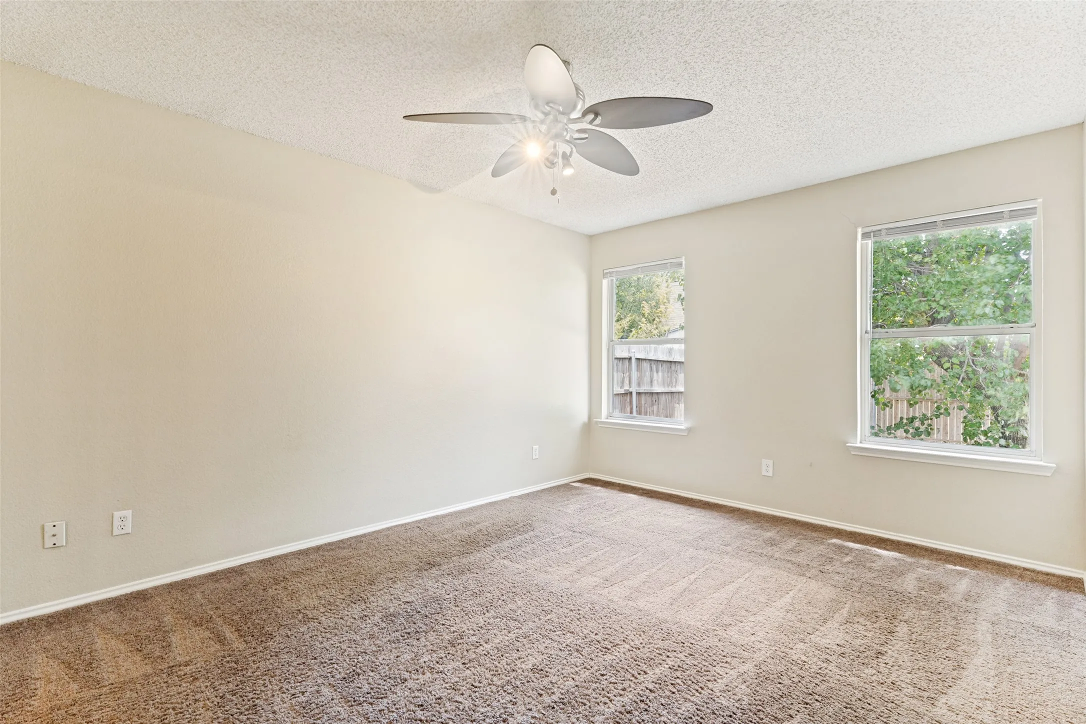 Single Family Residence For Rent in Tarrant County , 200 Cutting Horse Lane, Keller, Texas 76248, 3 Bedroom, 2 Bathroom, 2 Garage spaces, 1,354 Sqft, built in 1991, mls#21372207, Real Estate Agent in Keller, Homes For Rent in Tarrant county, Homes For Rent in Keller, Realtor in Keller Texas, Real Estate Brokerage Independent Realty Texas, Luminita Cordes Realtor