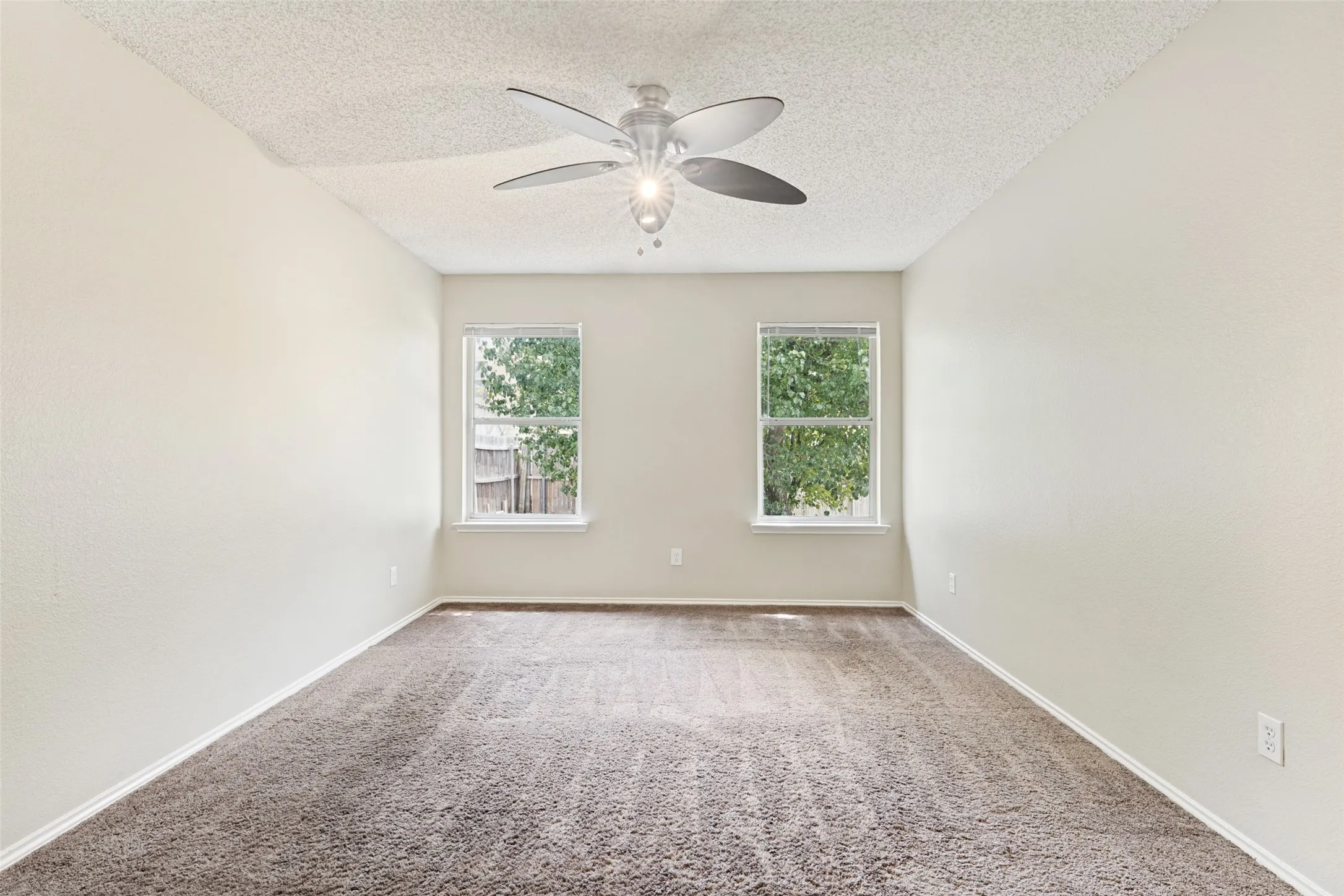 Single Family Residence For Rent in Tarrant County , 200 Cutting Horse Lane, Keller, Texas 76248, 3 Bedroom, 2 Bathroom, 2 Garage spaces, 1,354 Sqft, built in 1991, mls#21372207, Real Estate Agent in Keller, Homes For Rent in Tarrant county, Homes For Rent in Keller, Realtor in Keller Texas, Real Estate Brokerage Independent Realty Texas, Luminita Cordes Realtor