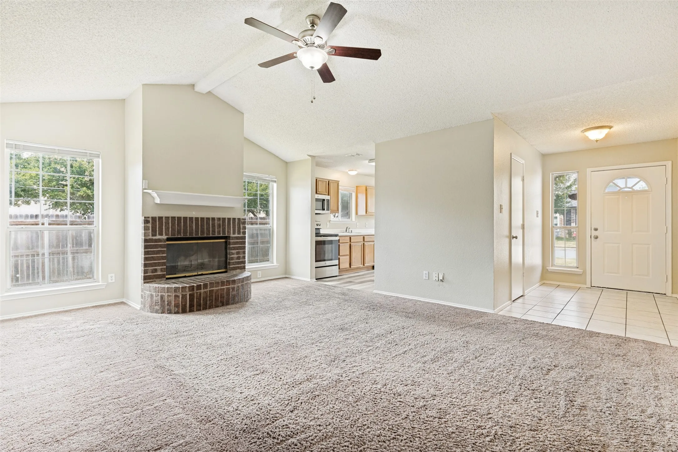 Single Family Residence For Rent in Tarrant County , 200 Cutting Horse Lane, Keller, Texas 76248, 3 Bedroom, 2 Bathroom, 2 Garage spaces, 1,354 Sqft, built in 1991, mls#21372207, Real Estate Agent in Keller, Homes For Rent in Tarrant county, Homes For Rent in Keller, Realtor in Keller Texas, Real Estate Brokerage Independent Realty Texas, Luminita Cordes Realtor