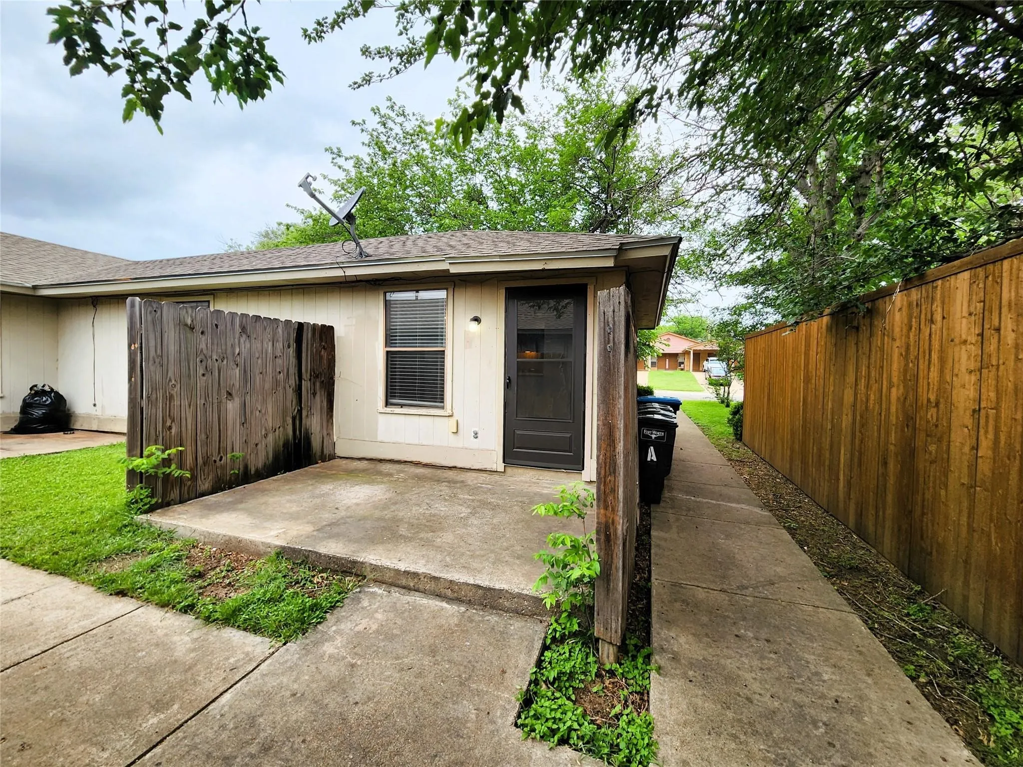 Quadruplex For Sale in Tarrant County , 5005 Geddes Avenue, Fort Worth, Texas 76107, 4 Bedroom, 4 Bathroom, Garage spaces, 0 Sqft, built in 1982, mls#21372140, Real Estate Agent in Fort Worth, Homes For Sale in Tarrant county, Homes For Sale in Fort Worth, Realtor in Fort Worth Texas, Real Estate Brokerage Independent Realty Texas, Luminita Cordes Realtor