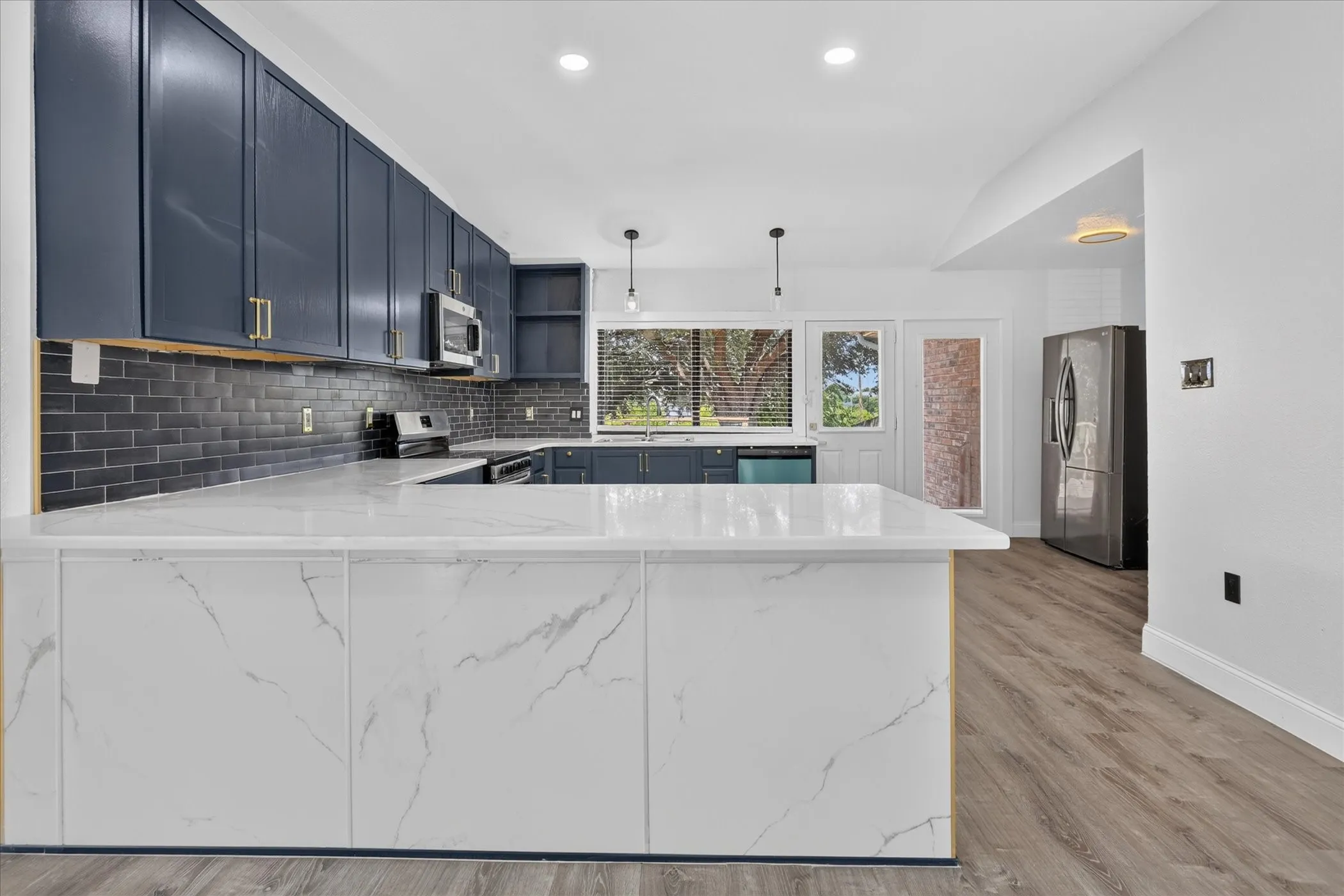 Single Family Residence For Rent in Denton County , 1800 Tree Line Drive, Carrollton, Texas 75007, 3 Bedroom, 2 Bathroom, 2 Garage spaces, 1,853 Sqft, built in 1977, mls#21372398, Real Estate Agent in Carrollton, Homes For Rent in Denton county, Homes For Rent in Carrollton, Realtor in Carrollton Texas, Real Estate Brokerage Independent Realty Texas, Luminita Cordes Realtor