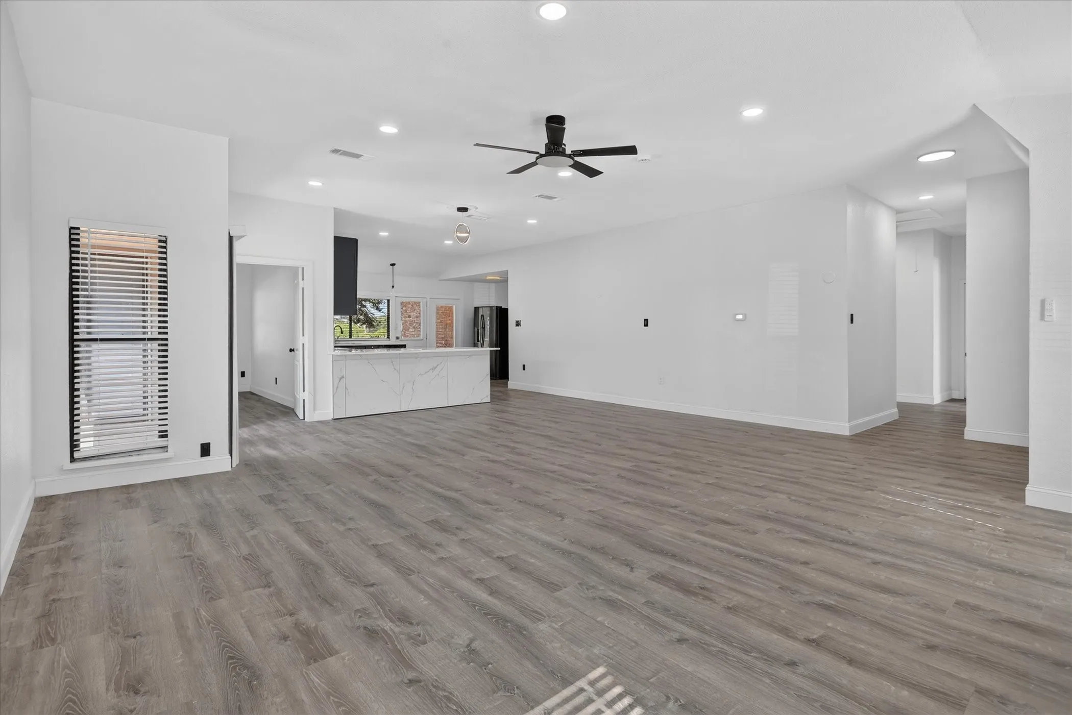 Single Family Residence For Rent in Denton County , 1800 Tree Line Drive, Carrollton, Texas 75007, 3 Bedroom, 2 Bathroom, 2 Garage spaces, 1,853 Sqft, built in 1977, mls#21372398, Real Estate Agent in Carrollton, Homes For Rent in Denton county, Homes For Rent in Carrollton, Realtor in Carrollton Texas, Real Estate Brokerage Independent Realty Texas, Luminita Cordes Realtor