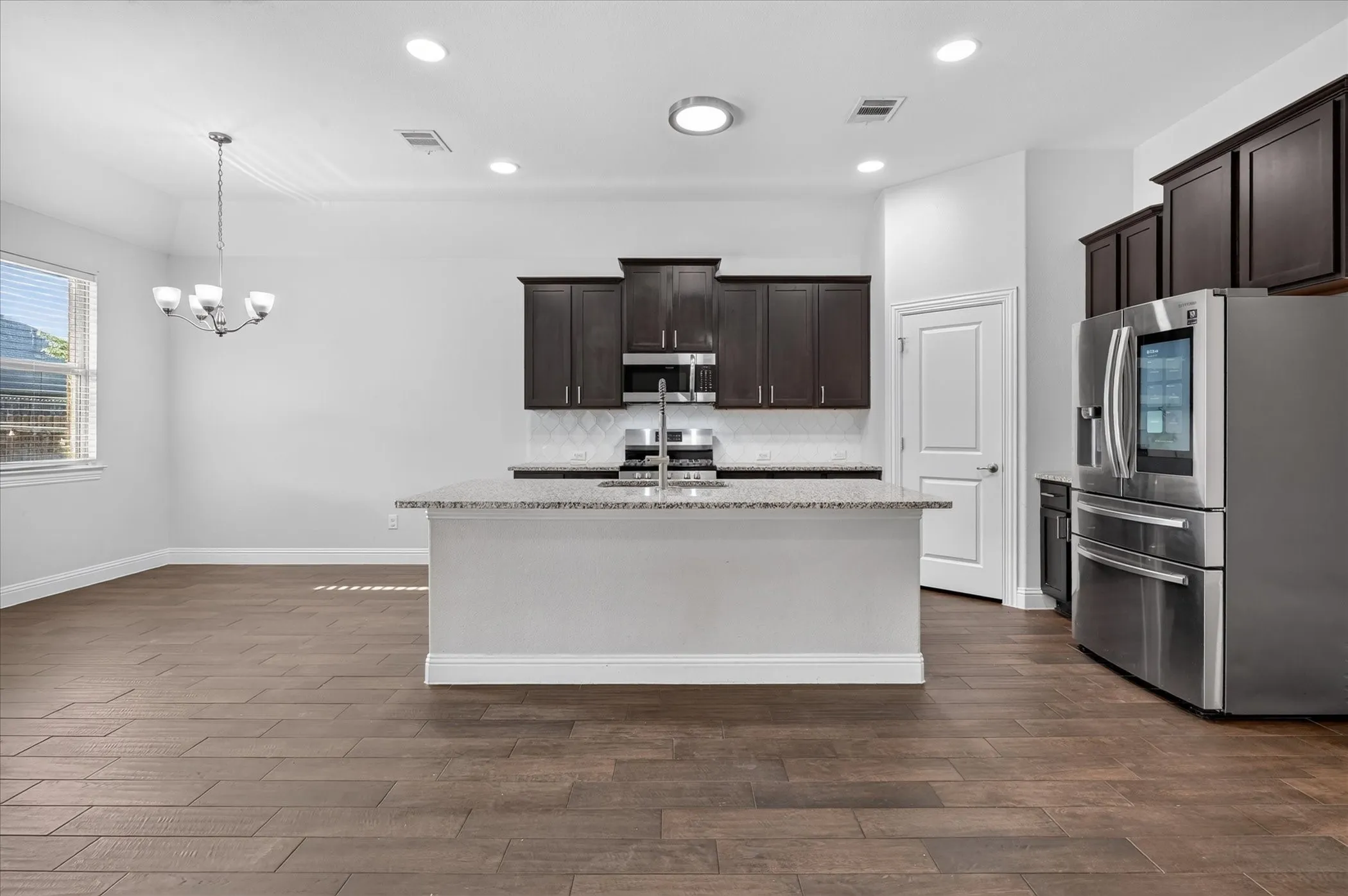 Single Family Residence For Rent in Denton County , 11324 Blaze Street, Aubrey, Texas 76227, 4 Bedroom, 2 Bathroom, 2 Garage spaces, 1,847 Sqft, built in 2019, mls#21372353, Real Estate Agent in Aubrey, Homes For Rent in Denton county, Homes For Rent in Aubrey, Realtor in Aubrey Texas, Real Estate Brokerage Independent Realty Texas, Luminita Cordes Realtor