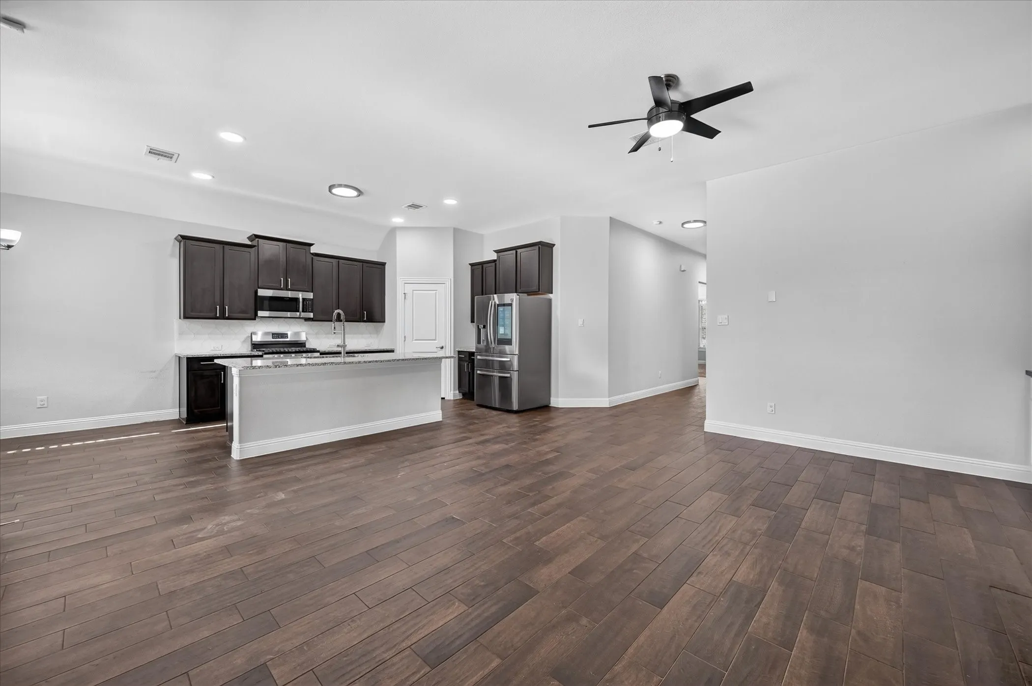 Single Family Residence For Rent in Denton County , 11324 Blaze Street, Aubrey, Texas 76227, 4 Bedroom, 2 Bathroom, 2 Garage spaces, 1,847 Sqft, built in 2019, mls#21372353, Real Estate Agent in Aubrey, Homes For Rent in Denton county, Homes For Rent in Aubrey, Realtor in Aubrey Texas, Real Estate Brokerage Independent Realty Texas, Luminita Cordes Realtor