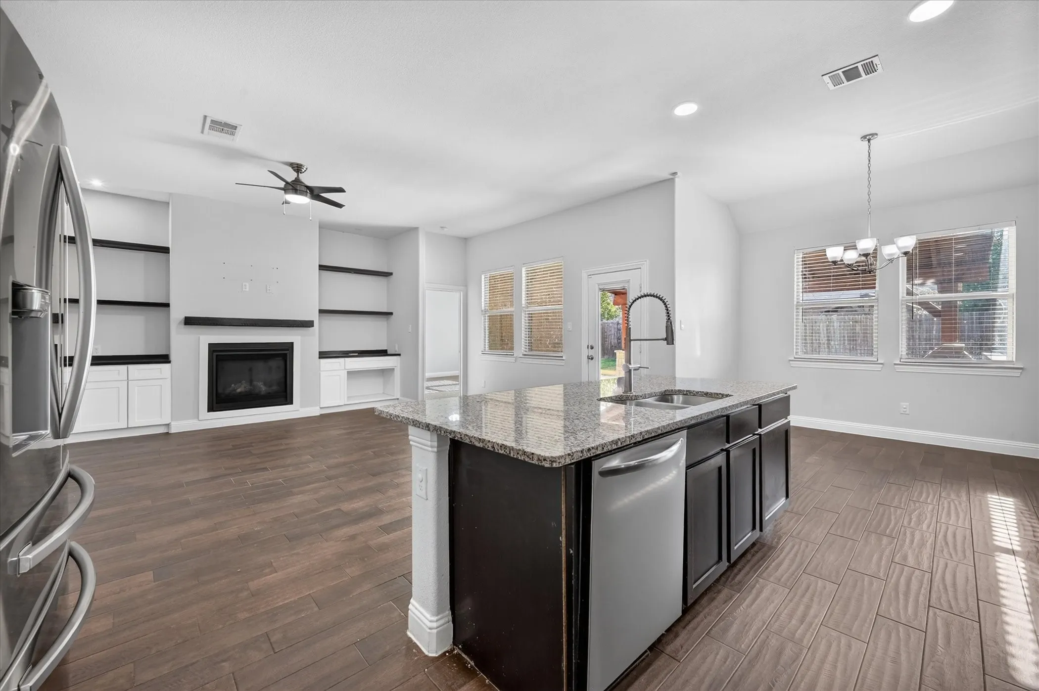 Single Family Residence For Rent in Denton County , 11324 Blaze Street, Aubrey, Texas 76227, 4 Bedroom, 2 Bathroom, 2 Garage spaces, 1,847 Sqft, built in 2019, mls#21372353, Real Estate Agent in Aubrey, Homes For Rent in Denton county, Homes For Rent in Aubrey, Realtor in Aubrey Texas, Real Estate Brokerage Independent Realty Texas, Luminita Cordes Realtor
