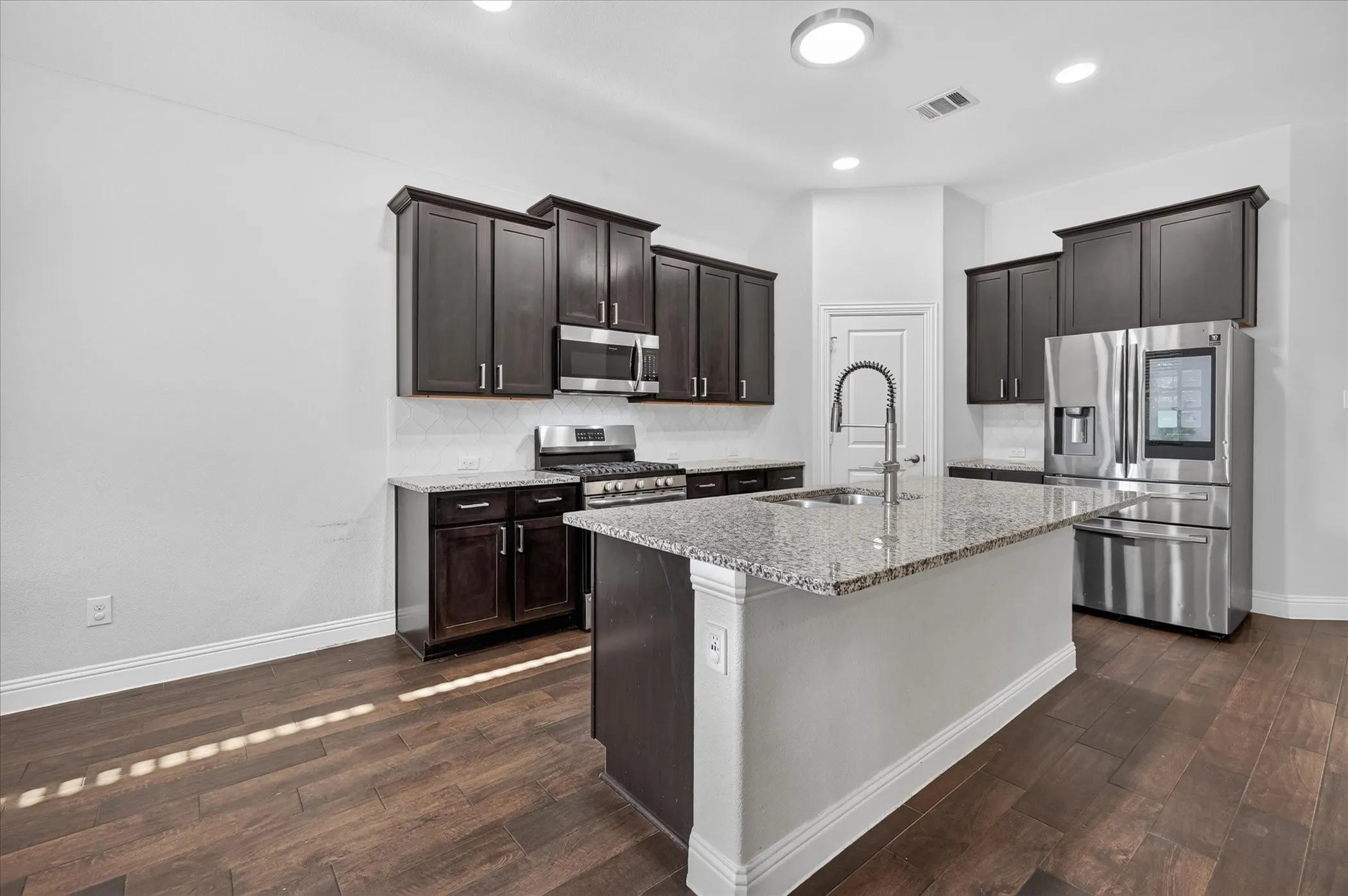 Single Family Residence For Rent in Denton County , 11324 Blaze Street, Aubrey, Texas 76227, 4 Bedroom, 2 Bathroom, 2 Garage spaces, 1,847 Sqft, built in 2019, mls#21372353, Real Estate Agent in Aubrey, Homes For Rent in Denton county, Homes For Rent in Aubrey, Realtor in Aubrey Texas, Real Estate Brokerage Independent Realty Texas, Luminita Cordes Realtor