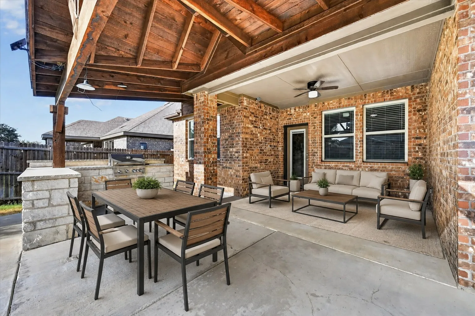 Single Family Residence For Rent in Denton County , 11324 Blaze Street, Aubrey, Texas 76227, 4 Bedroom, 2 Bathroom, 2 Garage spaces, 1,847 Sqft, built in 2019, mls#21372353, Real Estate Agent in Aubrey, Homes For Rent in Denton county, Homes For Rent in Aubrey, Realtor in Aubrey Texas, Real Estate Brokerage Independent Realty Texas, Luminita Cordes Realtor