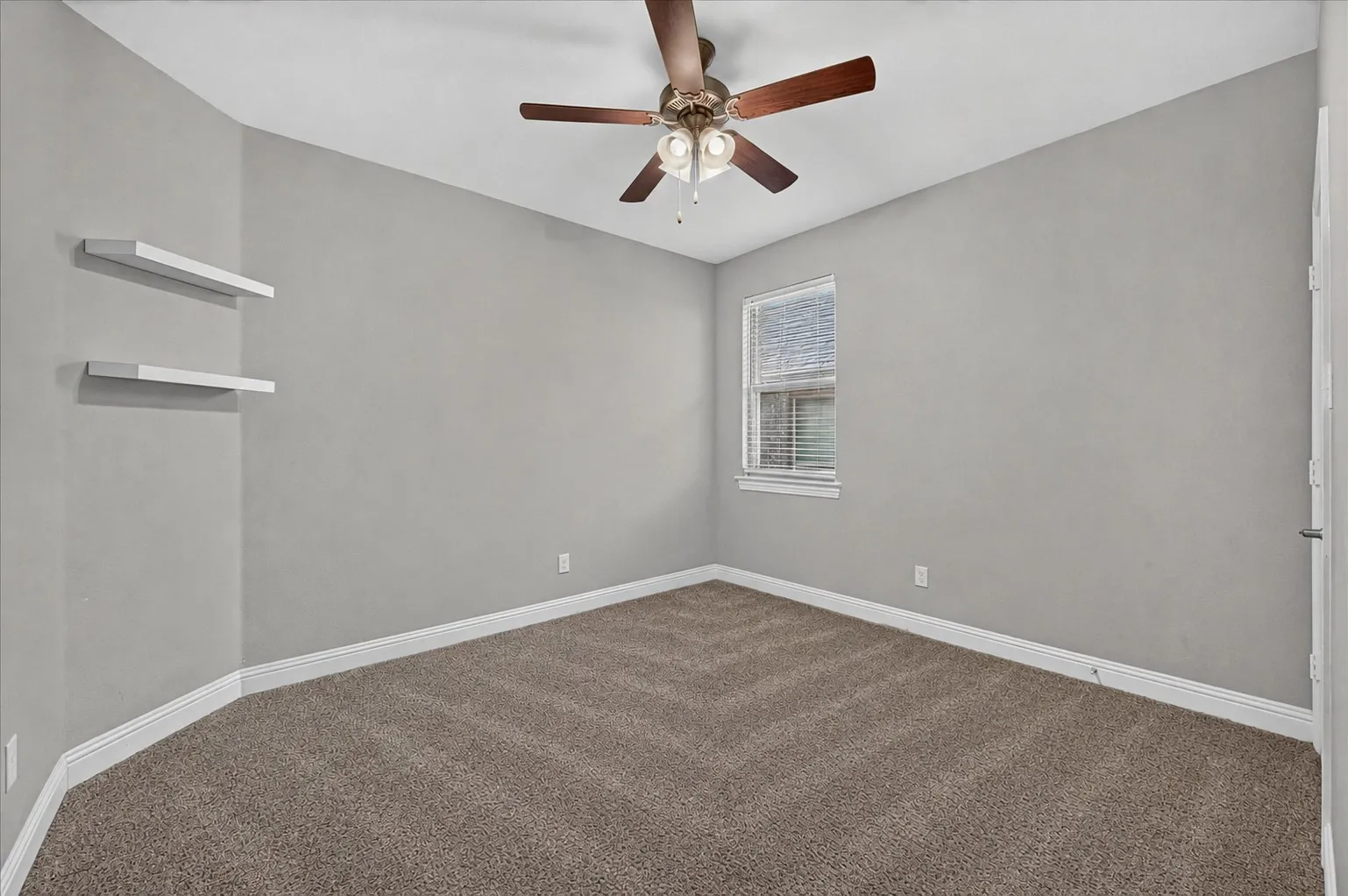 Single Family Residence For Rent in Denton County , 11324 Blaze Street, Aubrey, Texas 76227, 4 Bedroom, 2 Bathroom, 2 Garage spaces, 1,847 Sqft, built in 2019, mls#21372353, Real Estate Agent in Aubrey, Homes For Rent in Denton county, Homes For Rent in Aubrey, Realtor in Aubrey Texas, Real Estate Brokerage Independent Realty Texas, Luminita Cordes Realtor