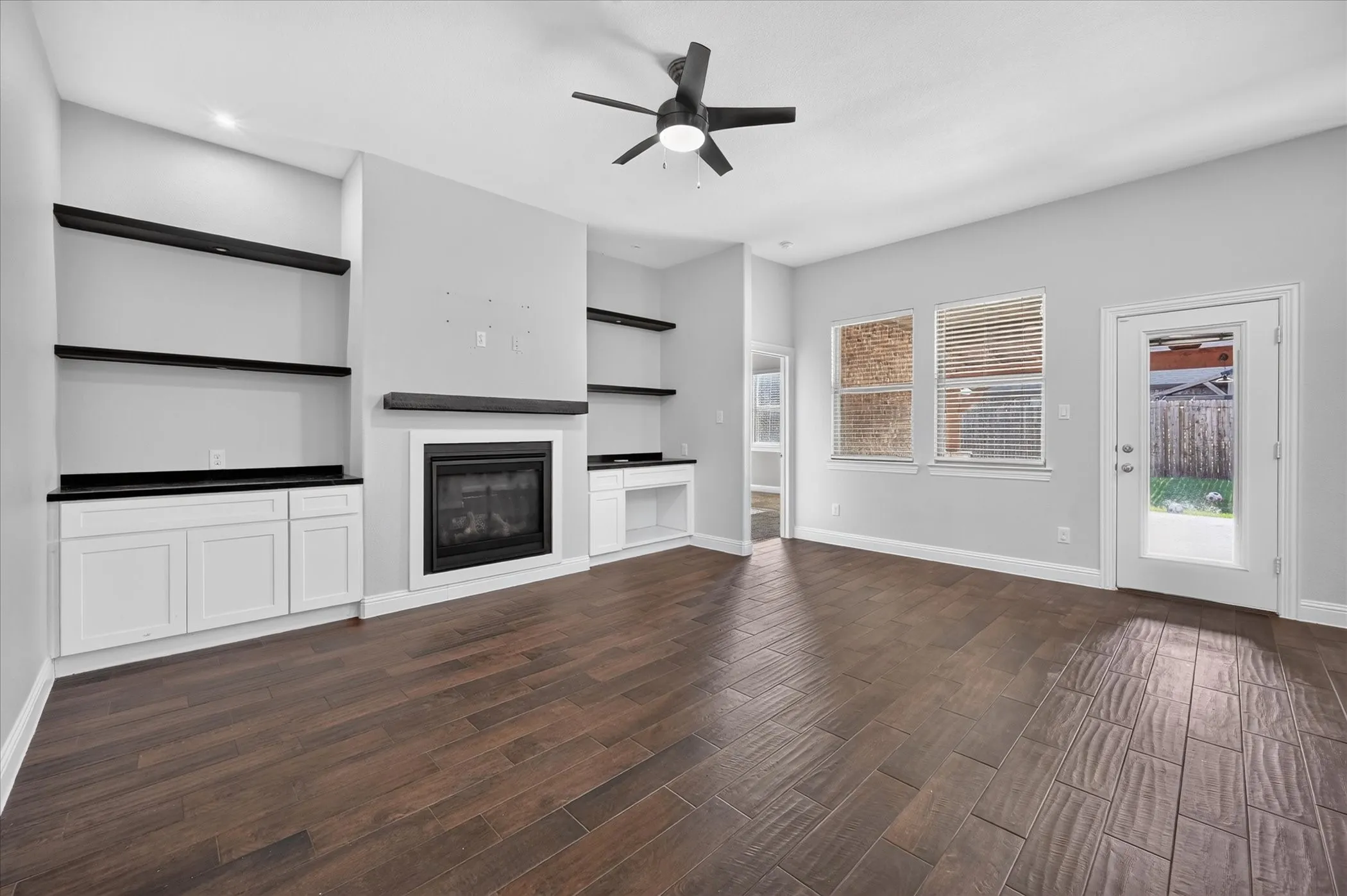 Single Family Residence For Rent in Denton County , 11324 Blaze Street, Aubrey, Texas 76227, 4 Bedroom, 2 Bathroom, 2 Garage spaces, 1,847 Sqft, built in 2019, mls#21372353, Real Estate Agent in Aubrey, Homes For Rent in Denton county, Homes For Rent in Aubrey, Realtor in Aubrey Texas, Real Estate Brokerage Independent Realty Texas, Luminita Cordes Realtor