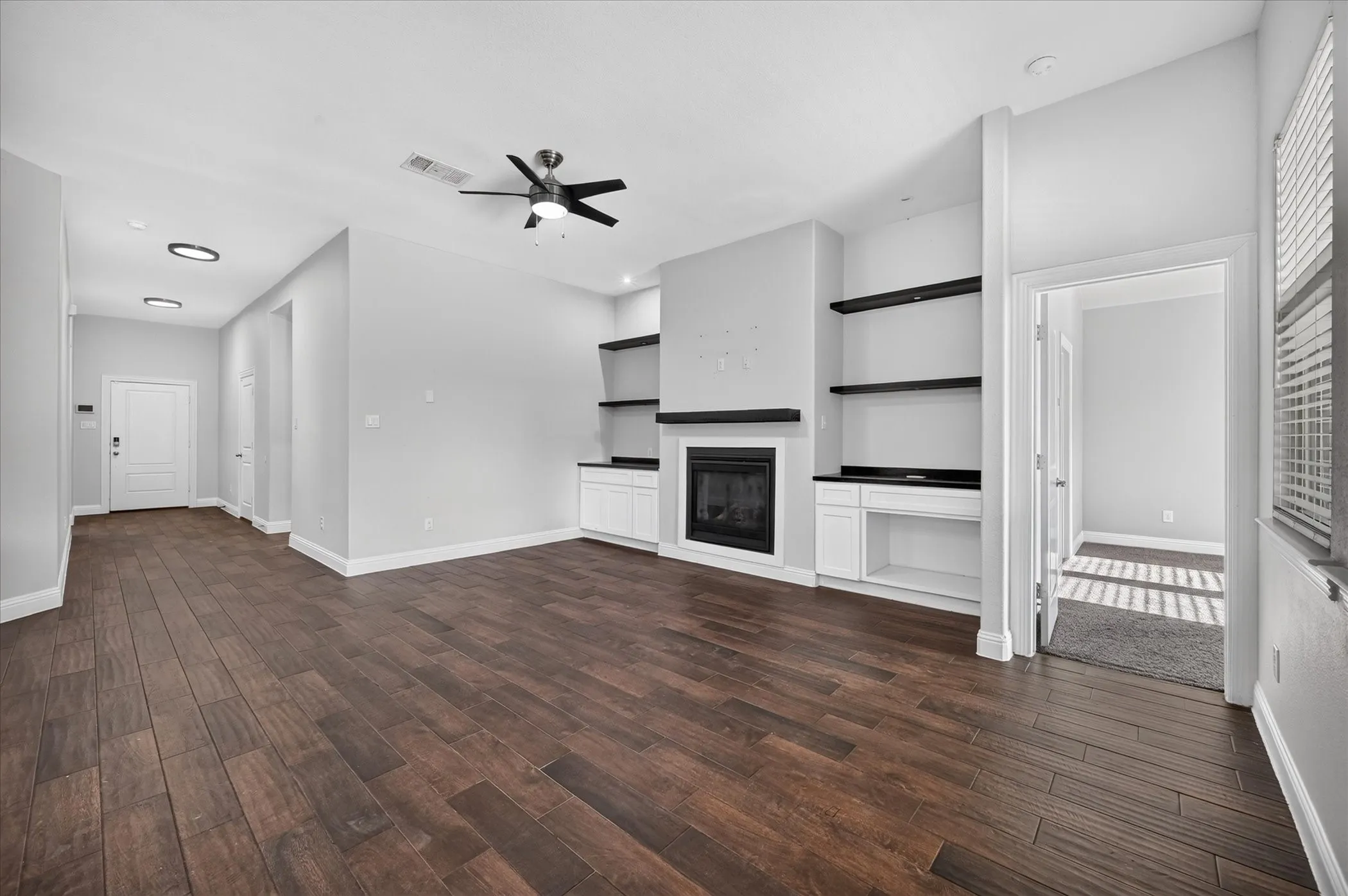 Single Family Residence For Rent in Denton County , 11324 Blaze Street, Aubrey, Texas 76227, 4 Bedroom, 2 Bathroom, 2 Garage spaces, 1,847 Sqft, built in 2019, mls#21372353, Real Estate Agent in Aubrey, Homes For Rent in Denton county, Homes For Rent in Aubrey, Realtor in Aubrey Texas, Real Estate Brokerage Independent Realty Texas, Luminita Cordes Realtor