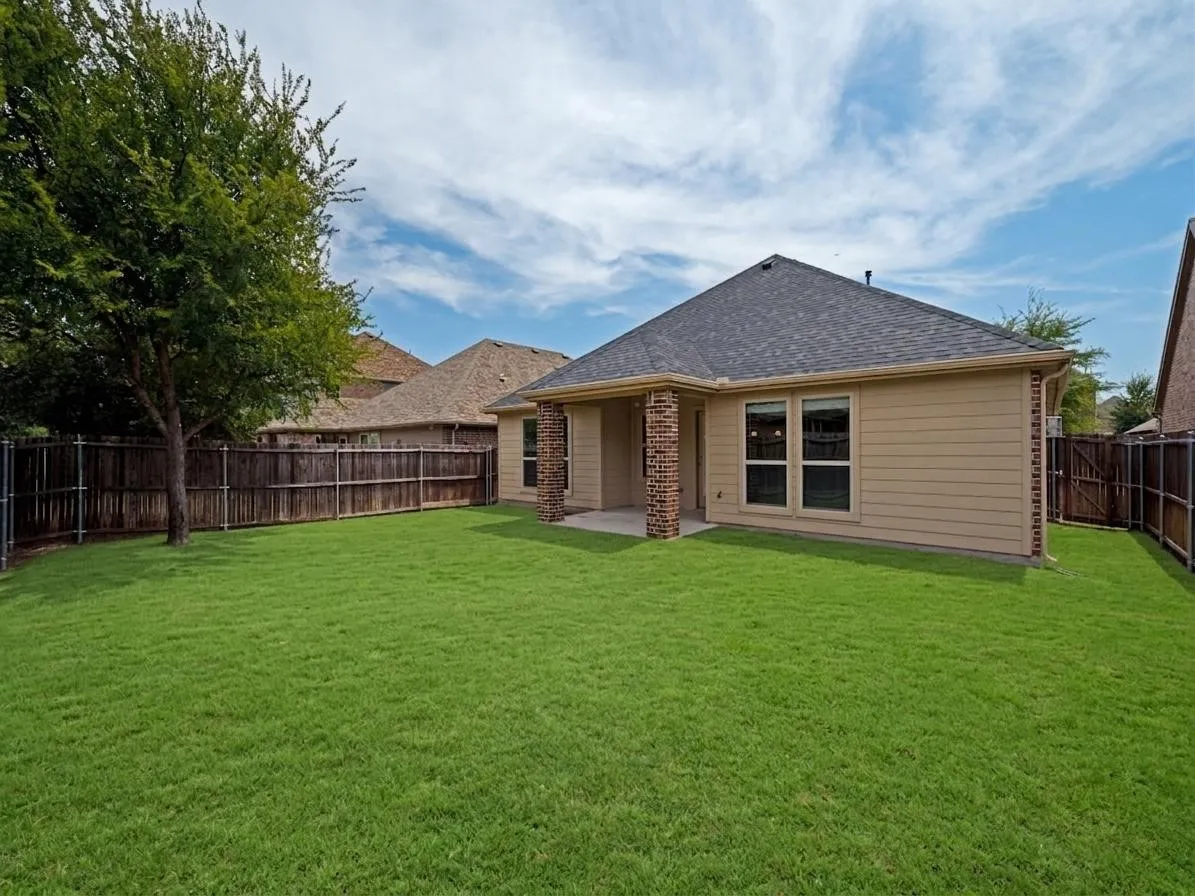 Single Family Residence For Sale in Collin County , 10208 Kemah Place, Mc Kinney, Texas 75071, 3 Bedroom, 2 Bathroom, 2 Garage spaces, 1,897 Sqft, built in 2018, mls#21358721, Real Estate Agent in Mc Kinney, Homes For Sale in Collin county, Homes For Sale in Mc Kinney, Realtor in Mc Kinney Texas, Real Estate Brokerage Independent Realty Texas, Luminita Cordes Realtor