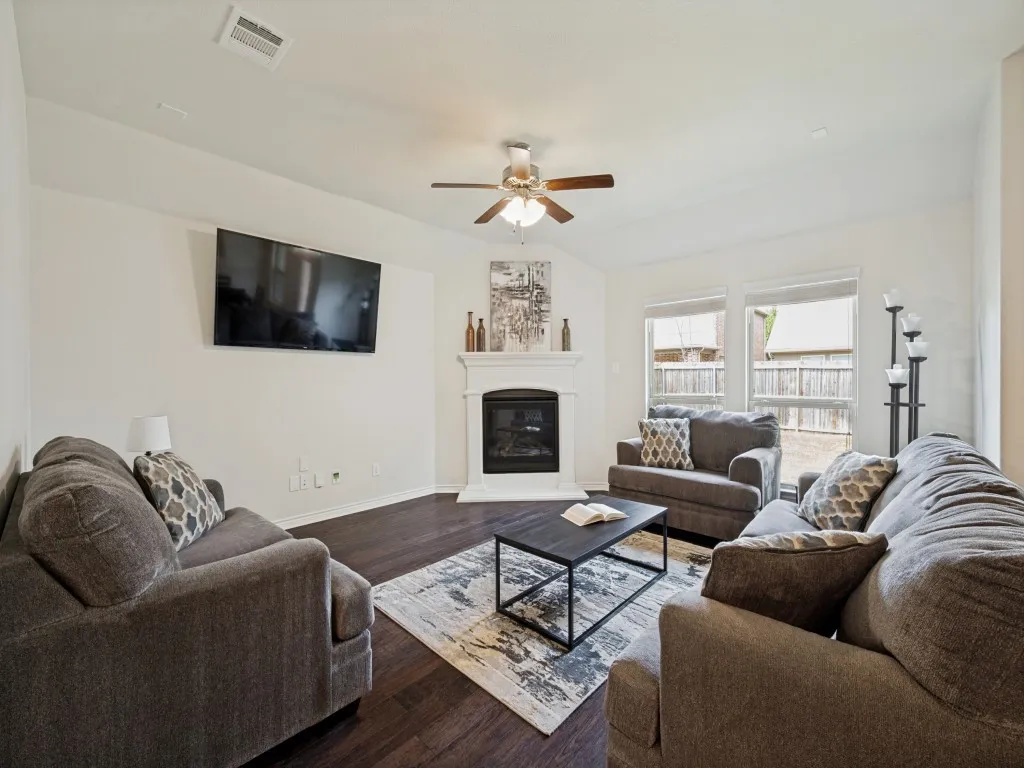 Single Family Residence For Sale in Collin County , 10208 Kemah Place, Mc Kinney, Texas 75071, 3 Bedroom, 2 Bathroom, 2 Garage spaces, 1,897 Sqft, built in 2018, mls#21358721, Real Estate Agent in Mc Kinney, Homes For Sale in Collin county, Homes For Sale in Mc Kinney, Realtor in Mc Kinney Texas, Real Estate Brokerage Independent Realty Texas, Luminita Cordes Realtor