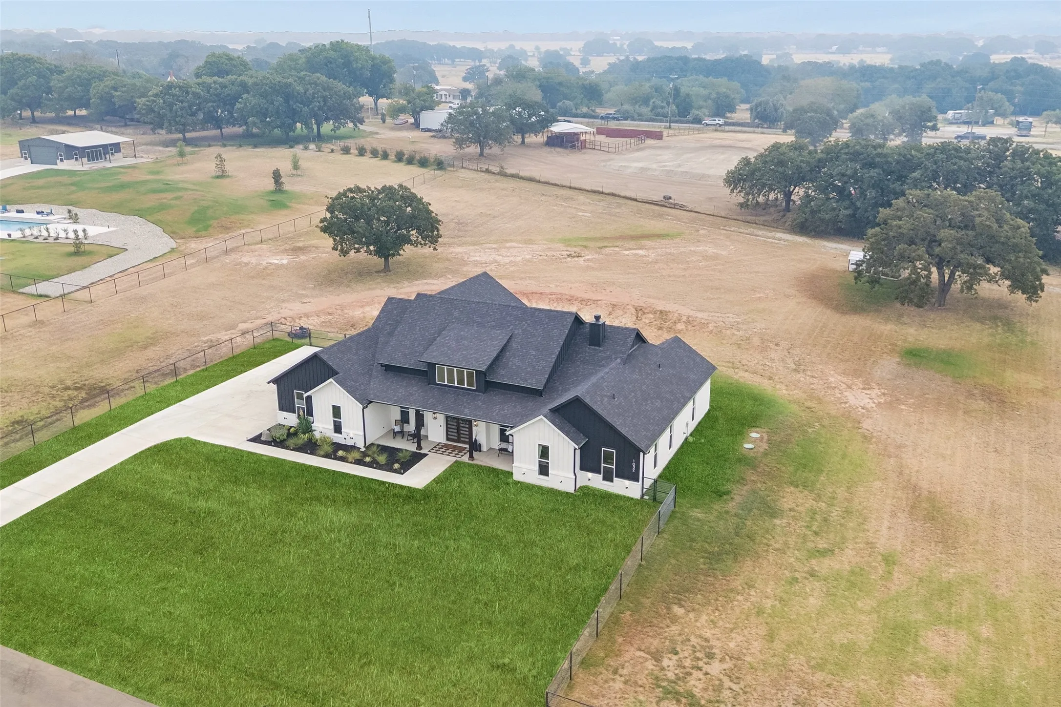Single Family Residence For Sale in Parker County , 1032 Bluebonnet Ridge, Weatherford, Texas 76087, 4 Bedroom, 4 Bathroom, 3 Garage spaces, 3,076 Sqft, built in 2022, mls#21363834, Real Estate Agent in Weatherford, Homes For Sale in Parker county, Homes For Sale in Weatherford, Realtor in Weatherford Texas, Real Estate Brokerage Independent Realty Texas, Luminita Cordes Realtor
