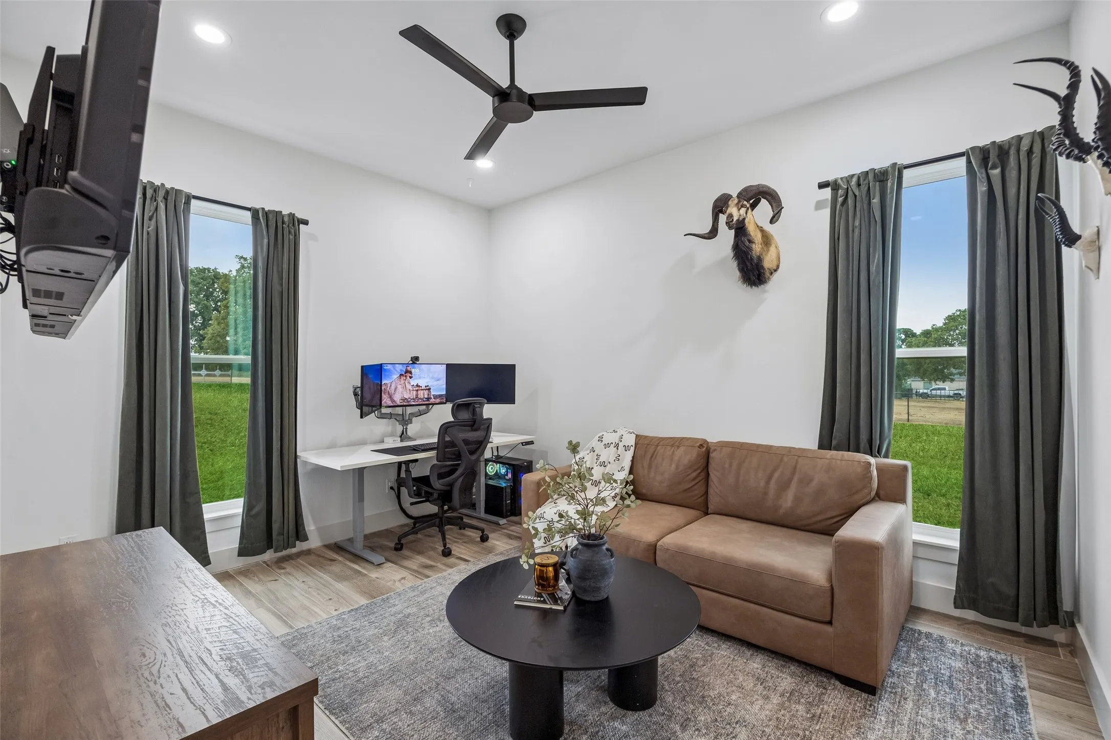 Single Family Residence For Sale in Parker County , 1032 Bluebonnet Ridge, Weatherford, Texas 76087, 4 Bedroom, 4 Bathroom, 3 Garage spaces, 3,076 Sqft, built in 2022, mls#21363834, Real Estate Agent in Weatherford, Homes For Sale in Parker county, Homes For Sale in Weatherford, Realtor in Weatherford Texas, Real Estate Brokerage Independent Realty Texas, Luminita Cordes Realtor