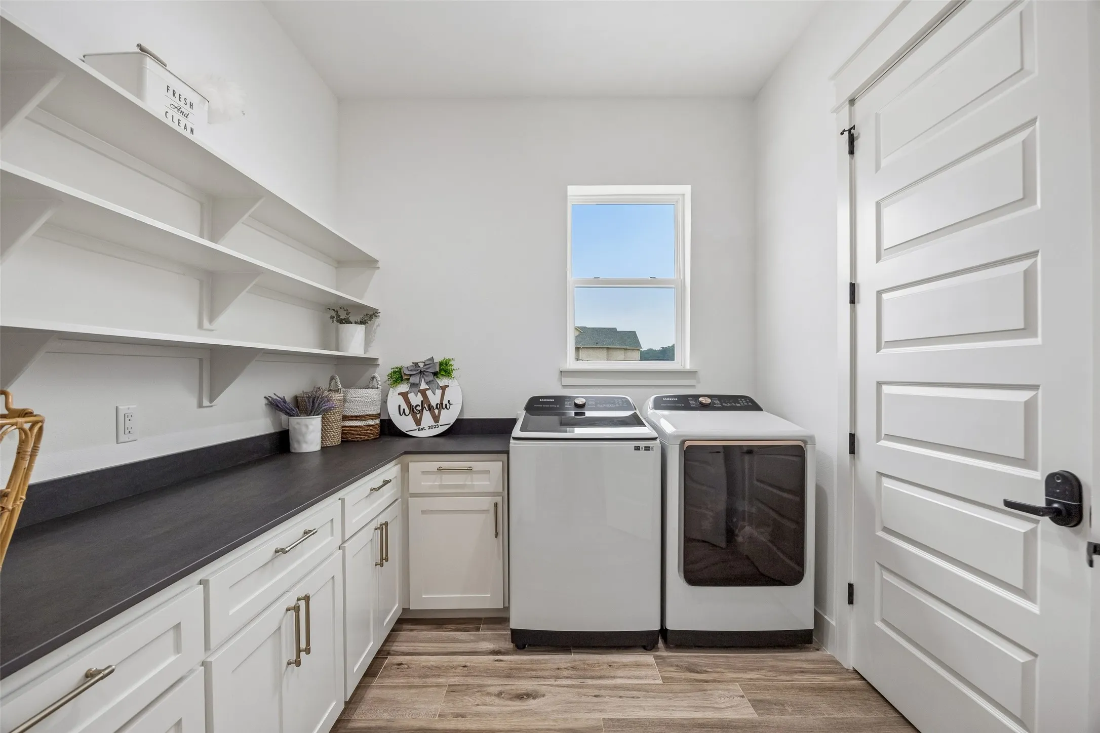 Single Family Residence For Sale in Parker County , 1032 Bluebonnet Ridge, Weatherford, Texas 76087, 4 Bedroom, 4 Bathroom, 3 Garage spaces, 3,076 Sqft, built in 2022, mls#21363834, Real Estate Agent in Weatherford, Homes For Sale in Parker county, Homes For Sale in Weatherford, Realtor in Weatherford Texas, Real Estate Brokerage Independent Realty Texas, Luminita Cordes Realtor