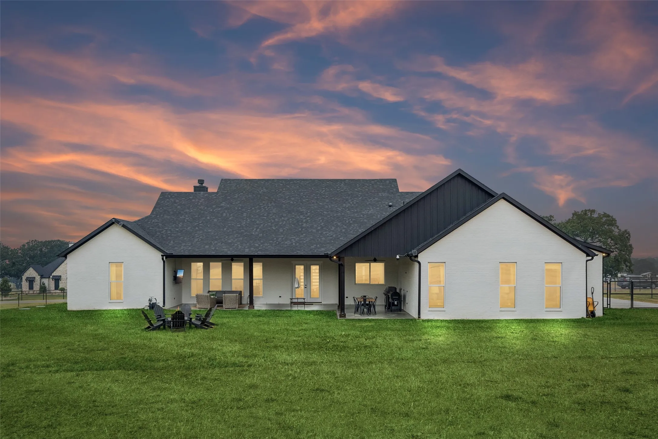 Single Family Residence For Sale in Parker County , 1032 Bluebonnet Ridge, Weatherford, Texas 76087, 4 Bedroom, 4 Bathroom, 3 Garage spaces, 3,076 Sqft, built in 2022, mls#21363834, Real Estate Agent in Weatherford, Homes For Sale in Parker county, Homes For Sale in Weatherford, Realtor in Weatherford Texas, Real Estate Brokerage Independent Realty Texas, Luminita Cordes Realtor