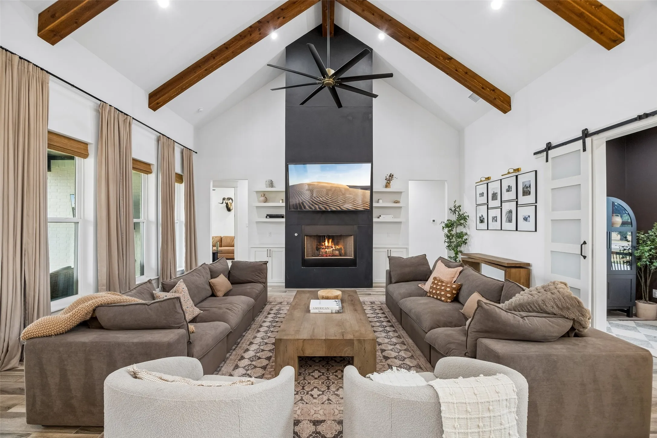 Single Family Residence For Sale in Parker County , 1032 Bluebonnet Ridge, Weatherford, Texas 76087, 4 Bedroom, 4 Bathroom, 3 Garage spaces, 3,076 Sqft, built in 2022, mls#21363834, Real Estate Agent in Weatherford, Homes For Sale in Parker county, Homes For Sale in Weatherford, Realtor in Weatherford Texas, Real Estate Brokerage Independent Realty Texas, Luminita Cordes Realtor