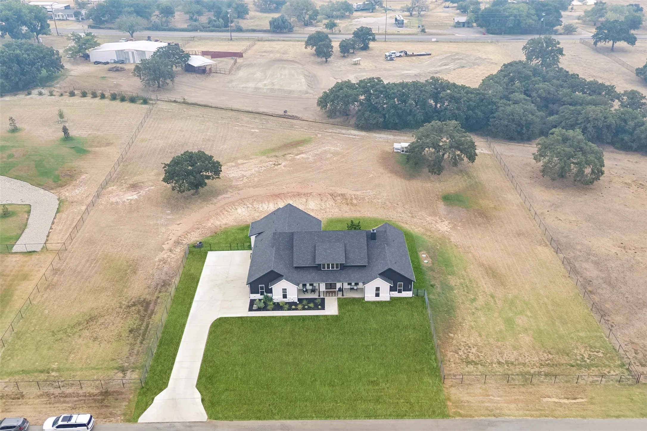 Single Family Residence For Sale in Parker County , 1032 Bluebonnet Ridge, Weatherford, Texas 76087, 4 Bedroom, 4 Bathroom, 3 Garage spaces, 3,076 Sqft, built in 2022, mls#21363834, Real Estate Agent in Weatherford, Homes For Sale in Parker county, Homes For Sale in Weatherford, Realtor in Weatherford Texas, Real Estate Brokerage Independent Realty Texas, Luminita Cordes Realtor