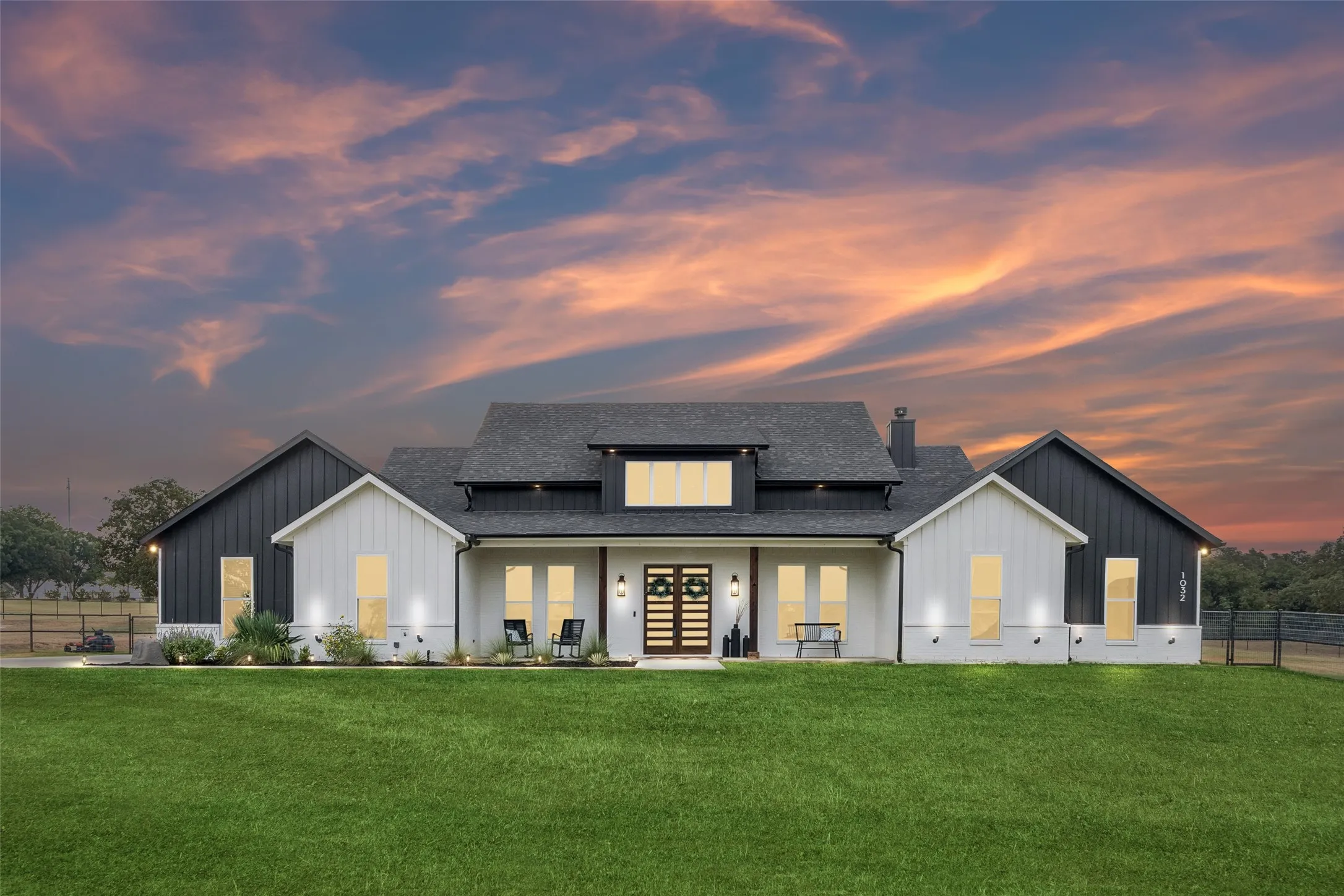 Single Family Residence For Sale in Parker County , 1032 Bluebonnet Ridge, Weatherford, Texas 76087, 4 Bedroom, 4 Bathroom, 3 Garage spaces, 3,076 Sqft, built in 2022, mls#21363834, Real Estate Agent in Weatherford, Homes For Sale in Parker county, Homes For Sale in Weatherford, Realtor in Weatherford Texas, Real Estate Brokerage Independent Realty Texas, Luminita Cordes Realtor