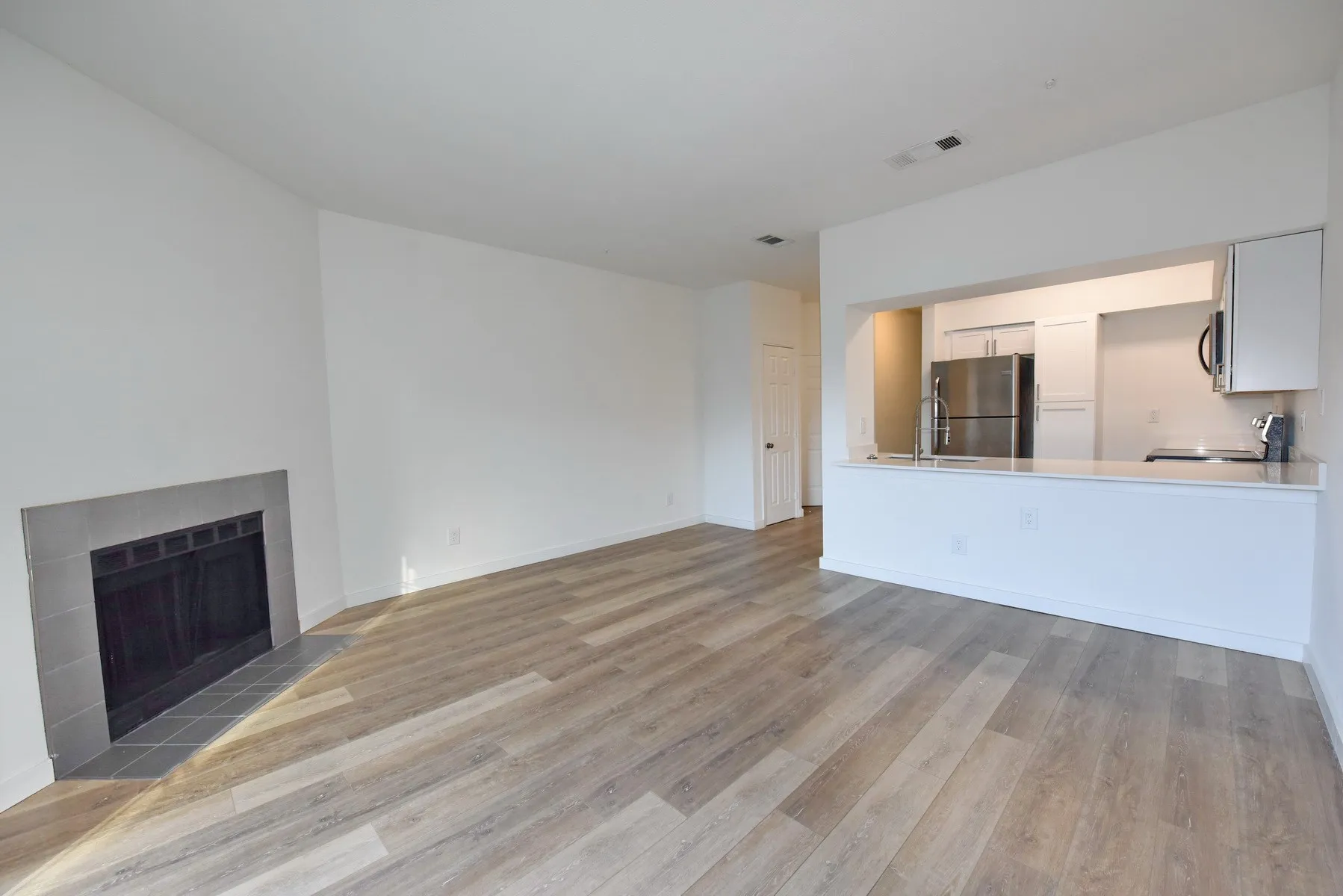Condominium For Rent in Dallas County , 3701 Cedarplaza Lane 108, Dallas, Texas 75209, 1 Bedroom, 1 Bathroom, Garage spaces, 661 Sqft, built in 1986, mls#21372403, Real Estate Agent in Dallas, Homes For Rent in Dallas county, Homes For Rent in Dallas, Realtor in Dallas Texas, Real Estate Brokerage Independent Realty Texas, Luminita Cordes Realtor