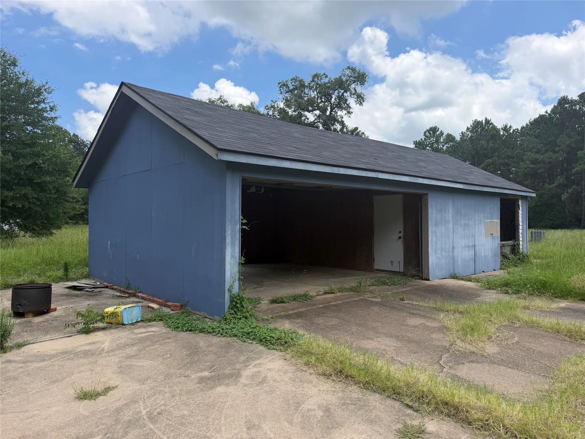 Single Family Residence For Sale in Anderson County , 2071 W Point Tap Road, Palestine, Texas 75803, 3 Bedroom, 2 Bathroom, 1 Garage spaces, 1,976 Sqft, built in 1900, mls#21372412, Real Estate Agent in Palestine, Homes For Sale in Anderson county, Homes For Sale in Palestine, Realtor in Palestine Texas, Real Estate Brokerage Independent Realty Texas, Luminita Cordes Realtor