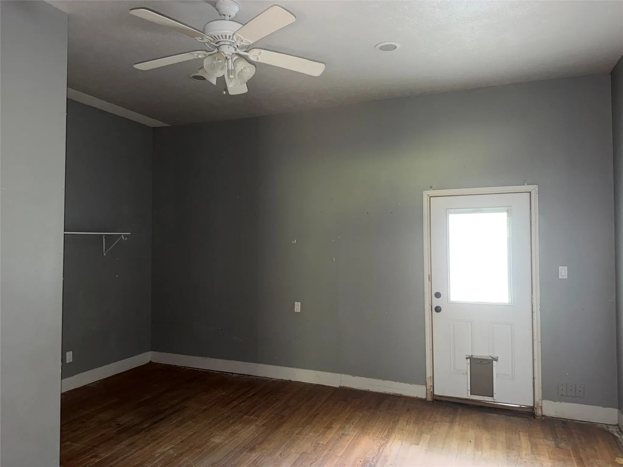 Single Family Residence For Sale in Anderson County , 2071 W Point Tap Road, Palestine, Texas 75803, 3 Bedroom, 2 Bathroom, 1 Garage spaces, 1,976 Sqft, built in 1900, mls#21372412, Real Estate Agent in Palestine, Homes For Sale in Anderson county, Homes For Sale in Palestine, Realtor in Palestine Texas, Real Estate Brokerage Independent Realty Texas, Luminita Cordes Realtor