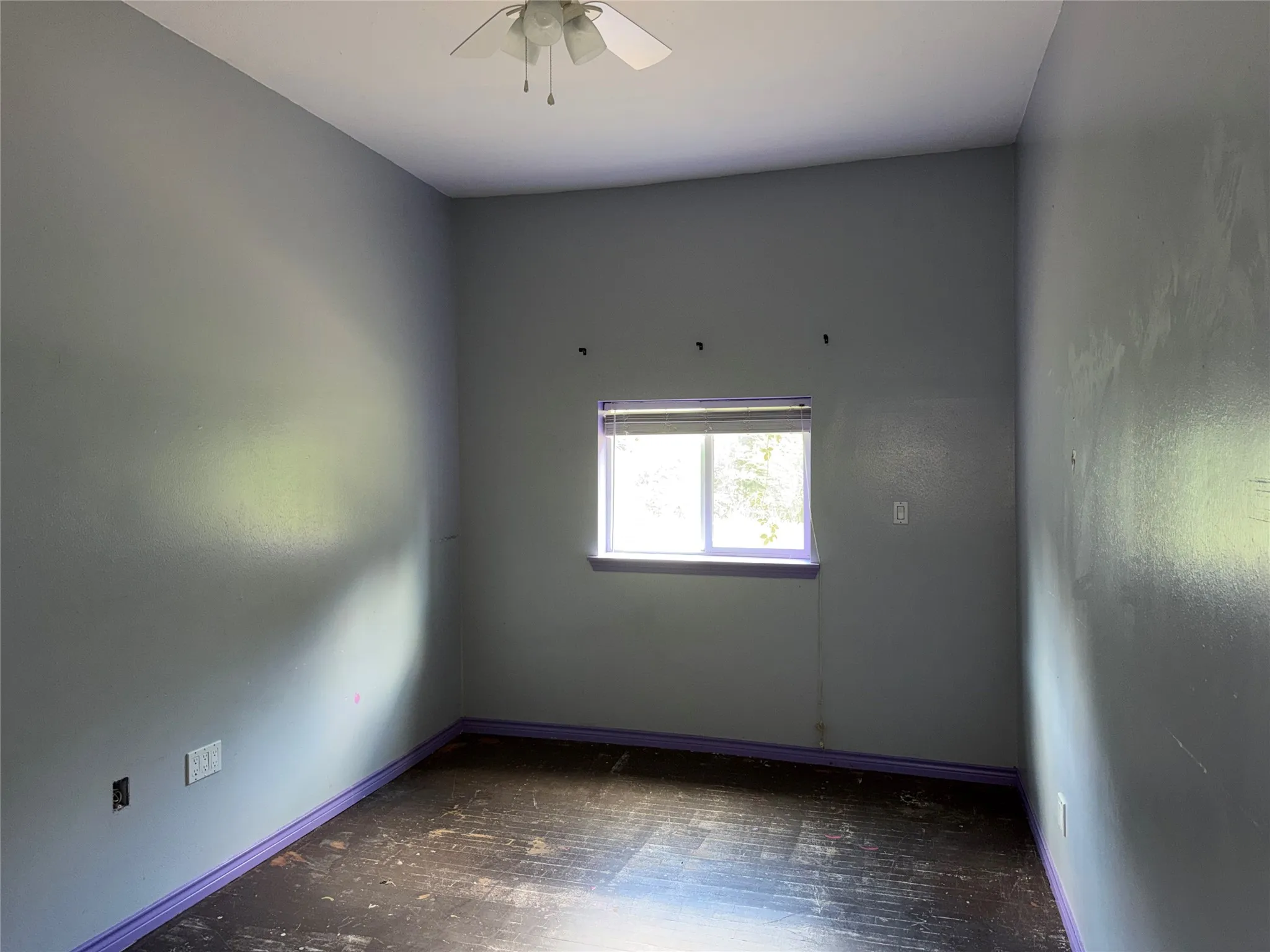 Single Family Residence For Sale in Anderson County , 2071 W Point Tap Road, Palestine, Texas 75803, 3 Bedroom, 2 Bathroom, 1 Garage spaces, 1,976 Sqft, built in 1900, mls#21372412, Real Estate Agent in Palestine, Homes For Sale in Anderson county, Homes For Sale in Palestine, Realtor in Palestine Texas, Real Estate Brokerage Independent Realty Texas, Luminita Cordes Realtor