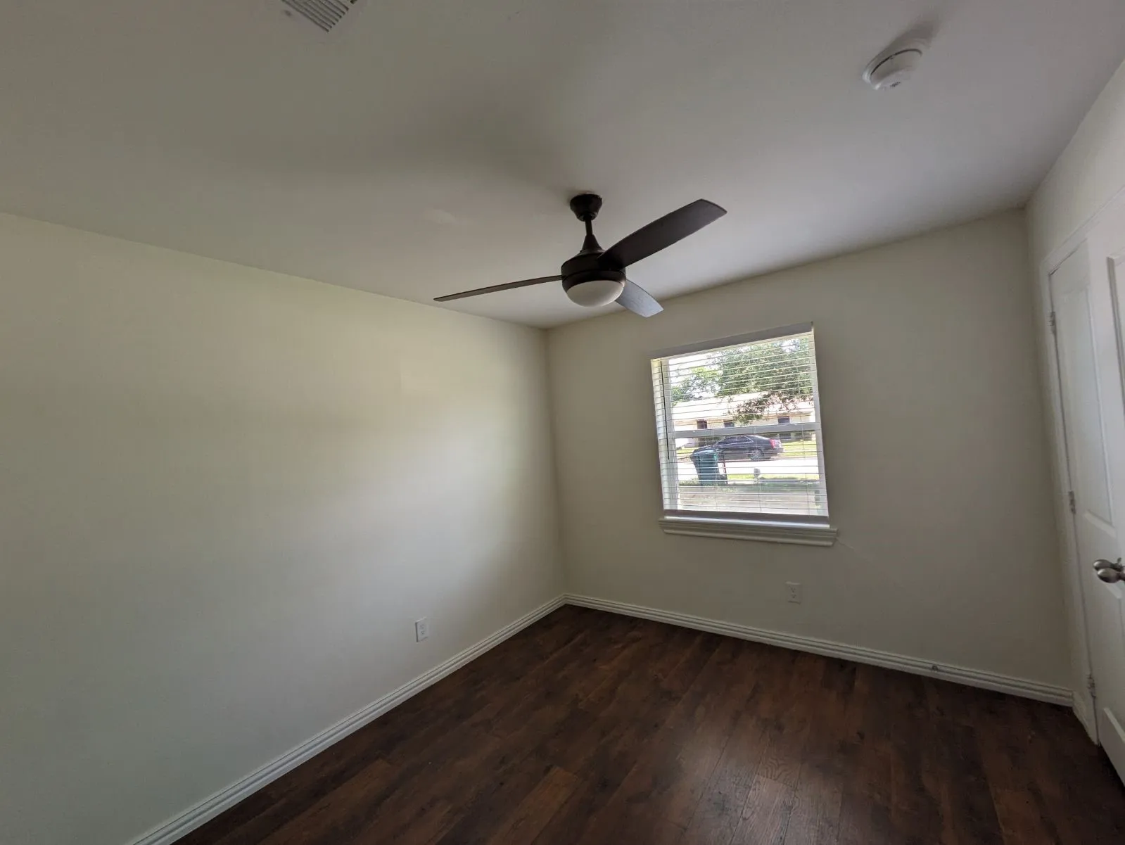 Single Family Residence For Rent in Dallas County , 401 Redbud Lane, Wilmer, Texas 75172, 3 Bedroom, 2 Bathroom, 1 Garage spaces, 1,073 Sqft, built in 1972, mls#21372414, Real Estate Agent in Wilmer, Homes For Rent in Dallas county, Homes For Rent in Wilmer, Realtor in Wilmer Texas, Real Estate Brokerage Independent Realty Texas, Luminita Cordes Realtor