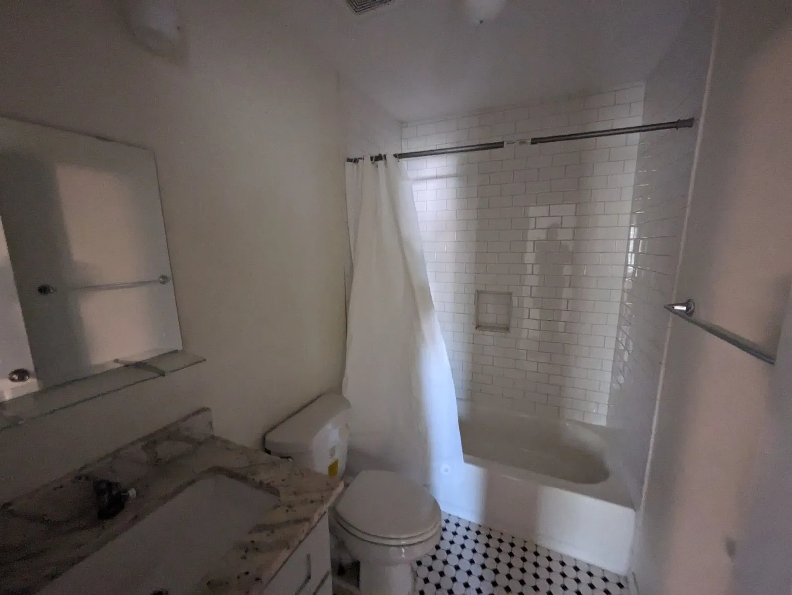 Single Family Residence For Rent in Dallas County , 401 Redbud Lane, Wilmer, Texas 75172, 3 Bedroom, 2 Bathroom, 1 Garage spaces, 1,073 Sqft, built in 1972, mls#21372414, Real Estate Agent in Wilmer, Homes For Rent in Dallas county, Homes For Rent in Wilmer, Realtor in Wilmer Texas, Real Estate Brokerage Independent Realty Texas, Luminita Cordes Realtor